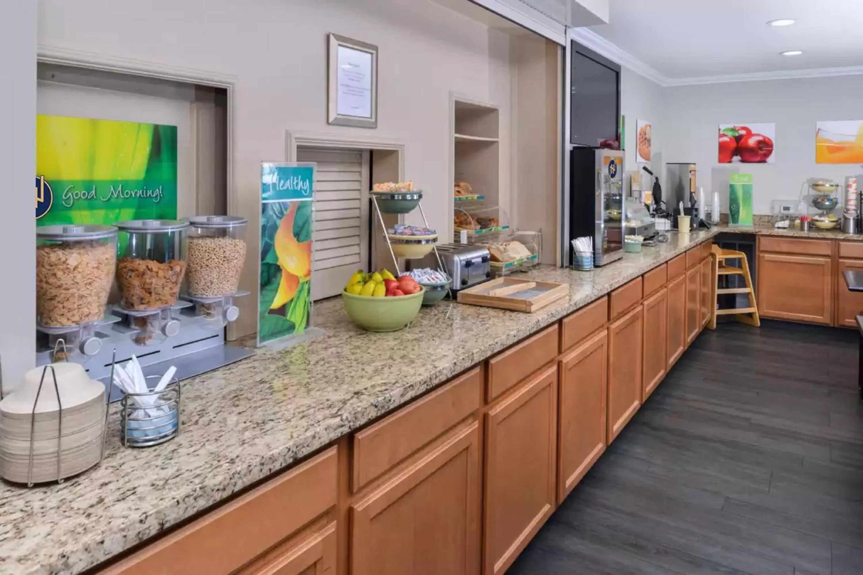 Buffet breakfast in Hotel Nova SFO