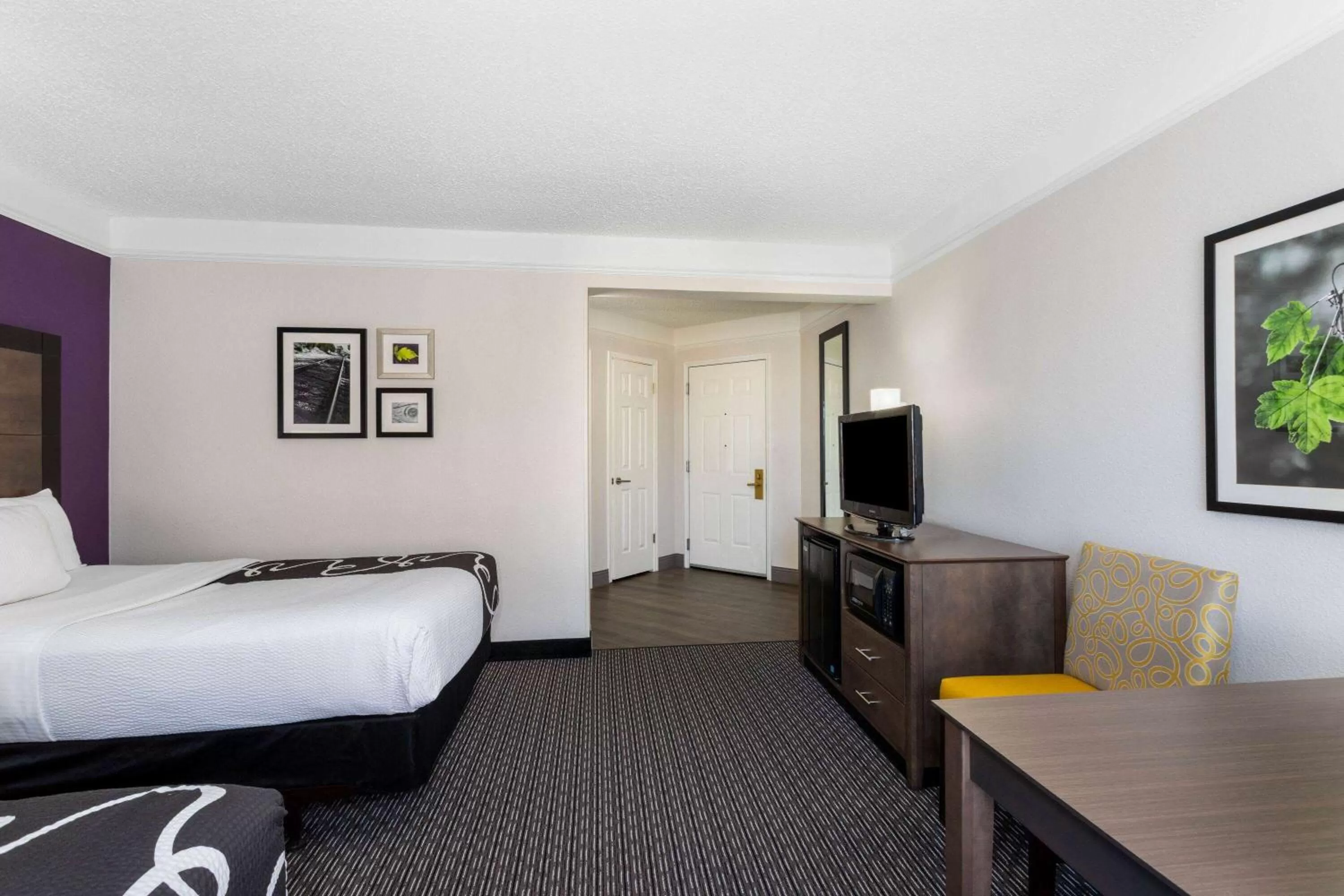 Photo of the whole room, Bed in La Quinta by Wyndham Denver Boulder - Louisville