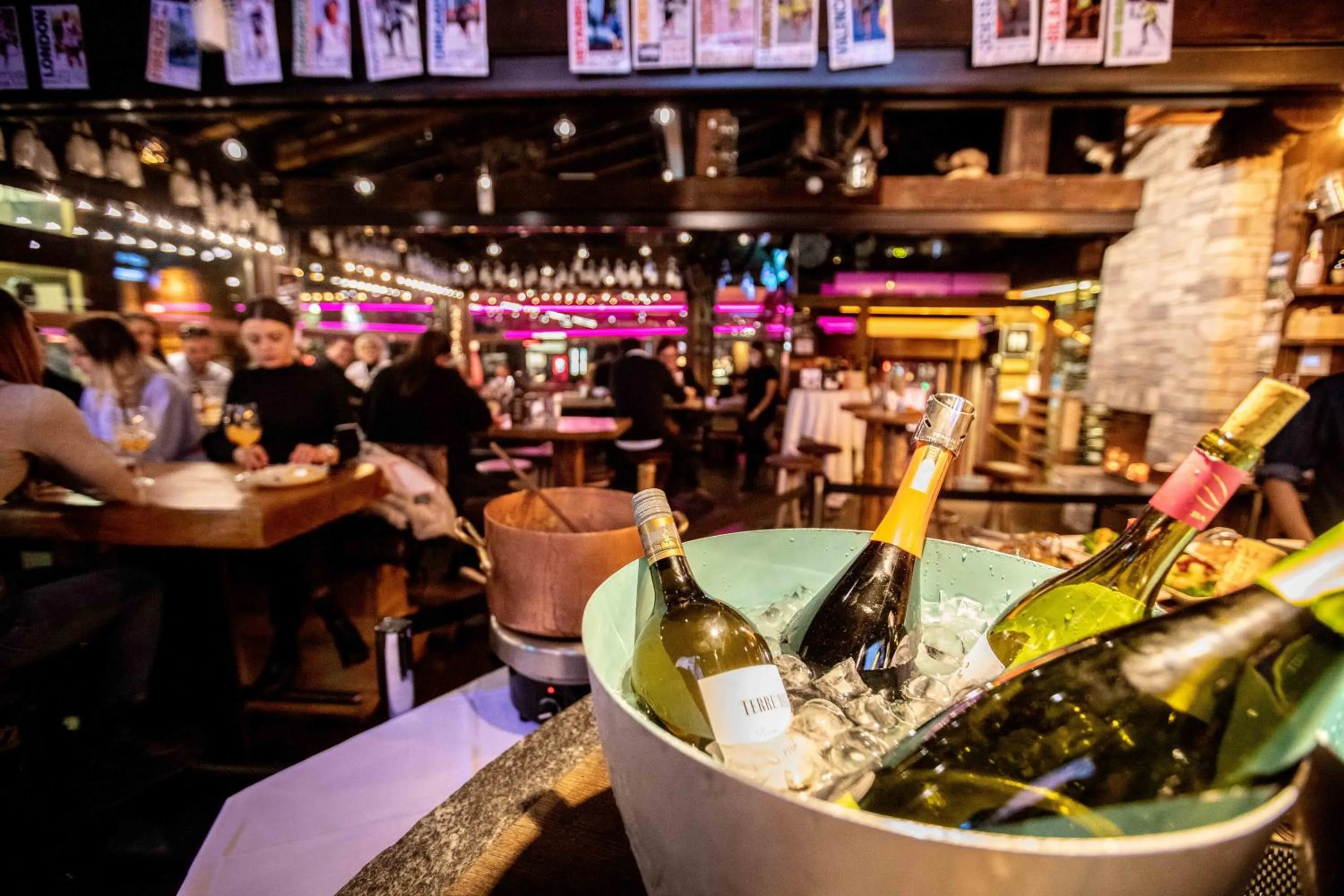 Restaurant/places to eat in Bivio Hotel Plaza