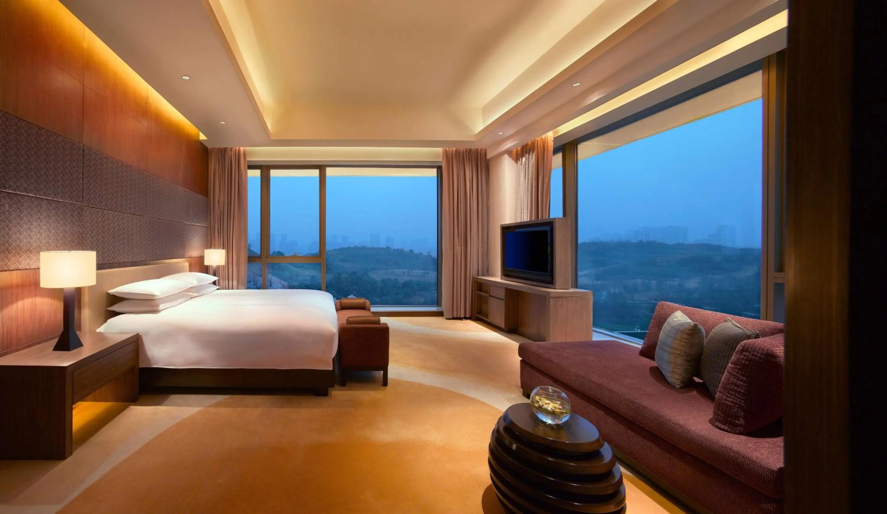Photo of the whole room, Bed in Hyatt Regency Guiyang