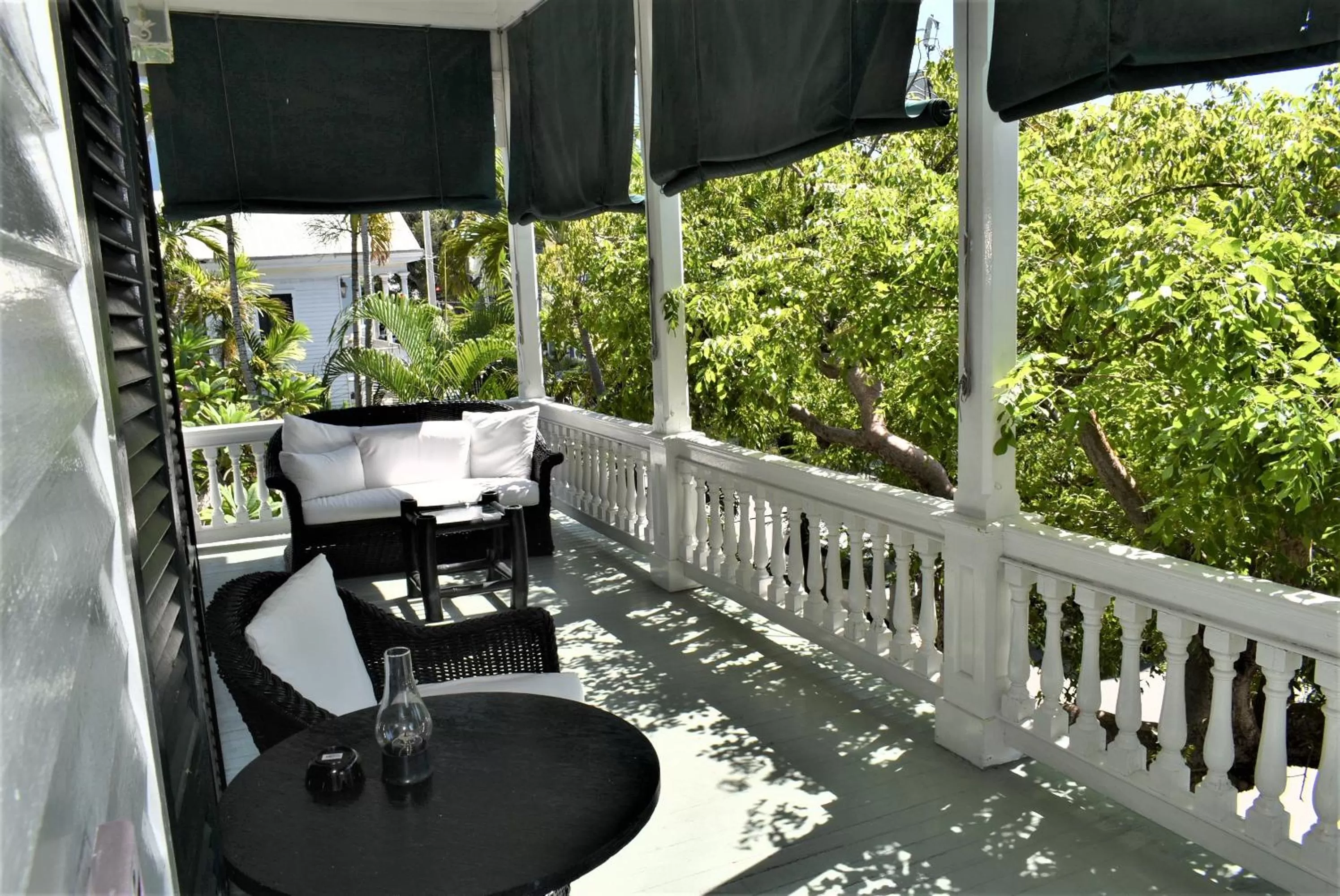 Simonton Court Historic Inn & Cottages