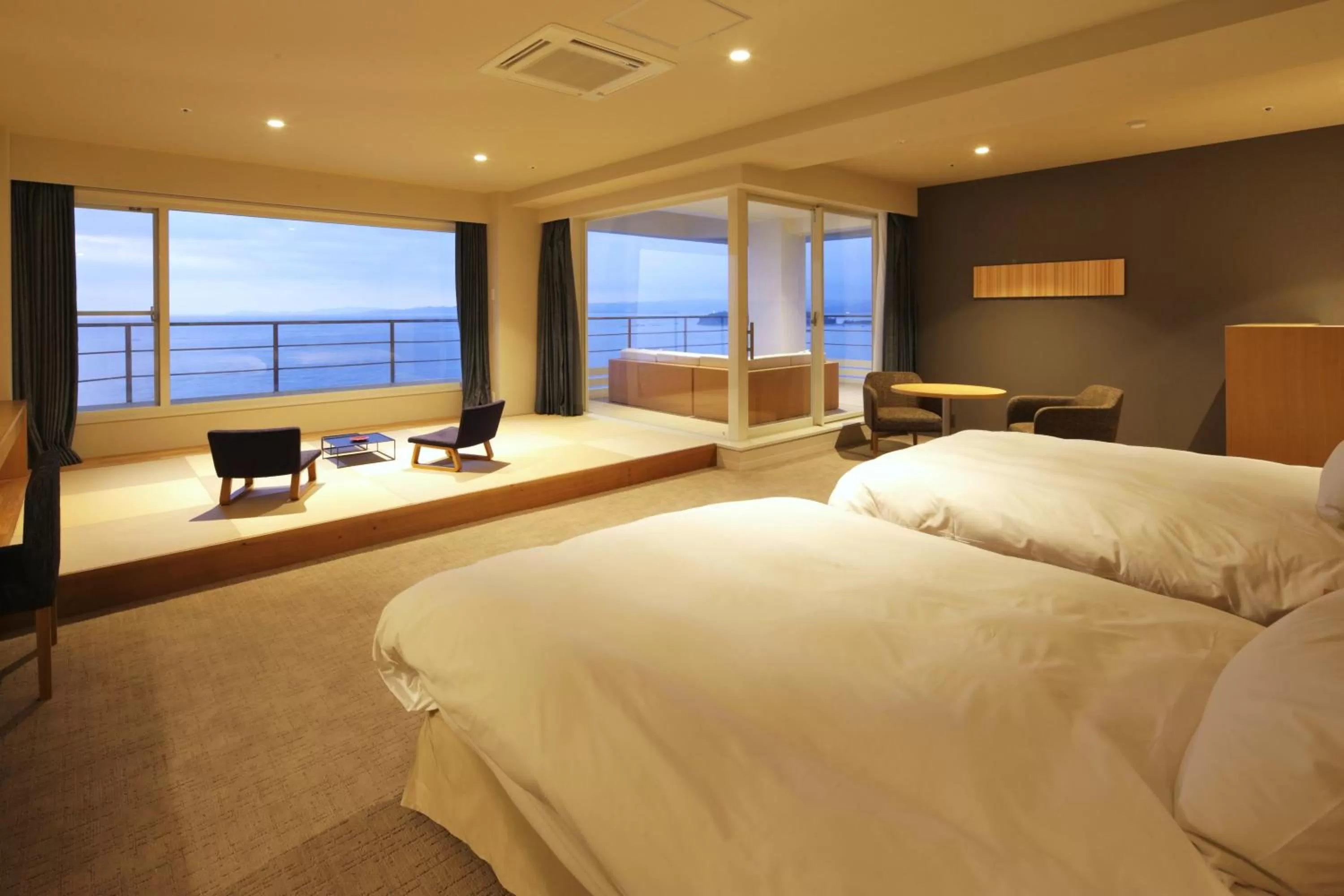 Bed in Shirahama Key Terrace Hotel Seamore