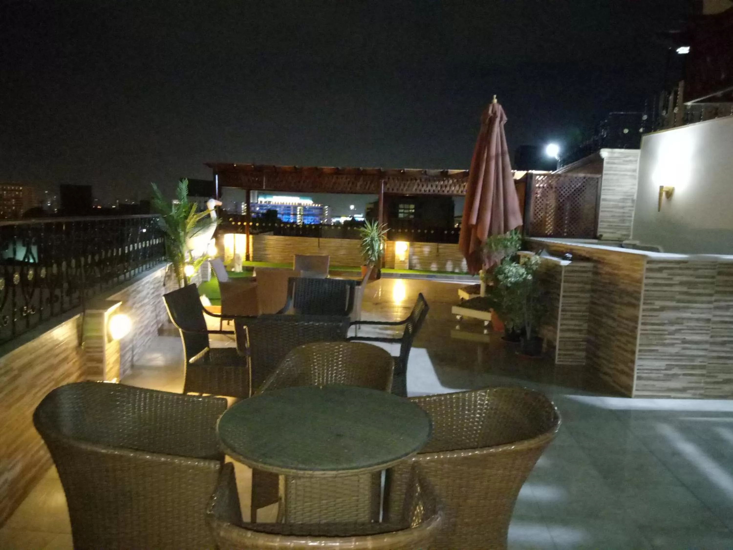 Dining area in Amin Hotel