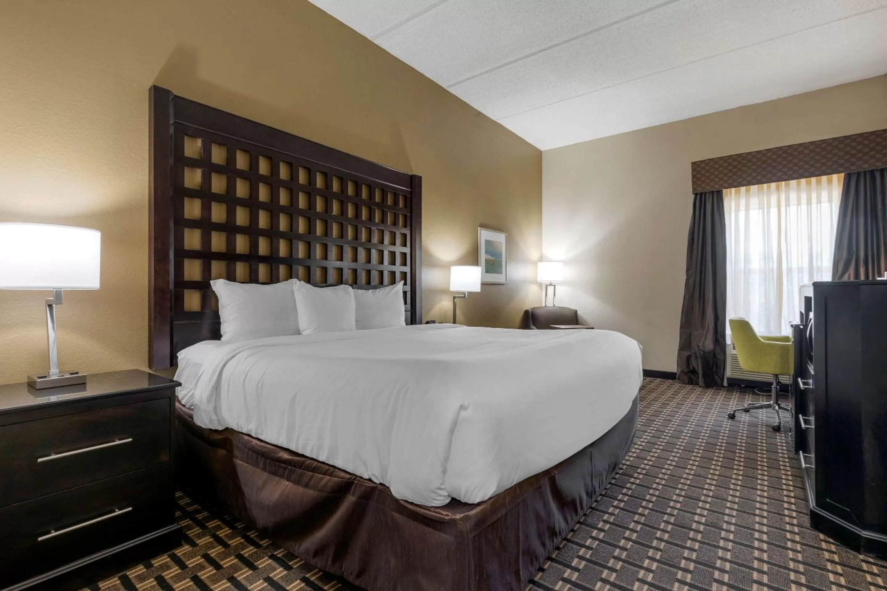 Bedroom, Bed in Comfort Inn Sherman