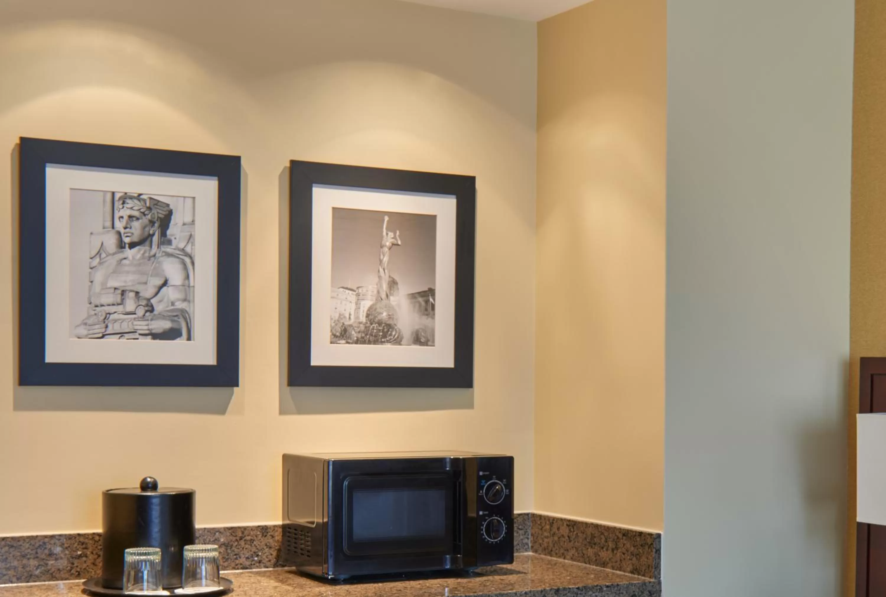 Other in Wyndham Cleveland Airport