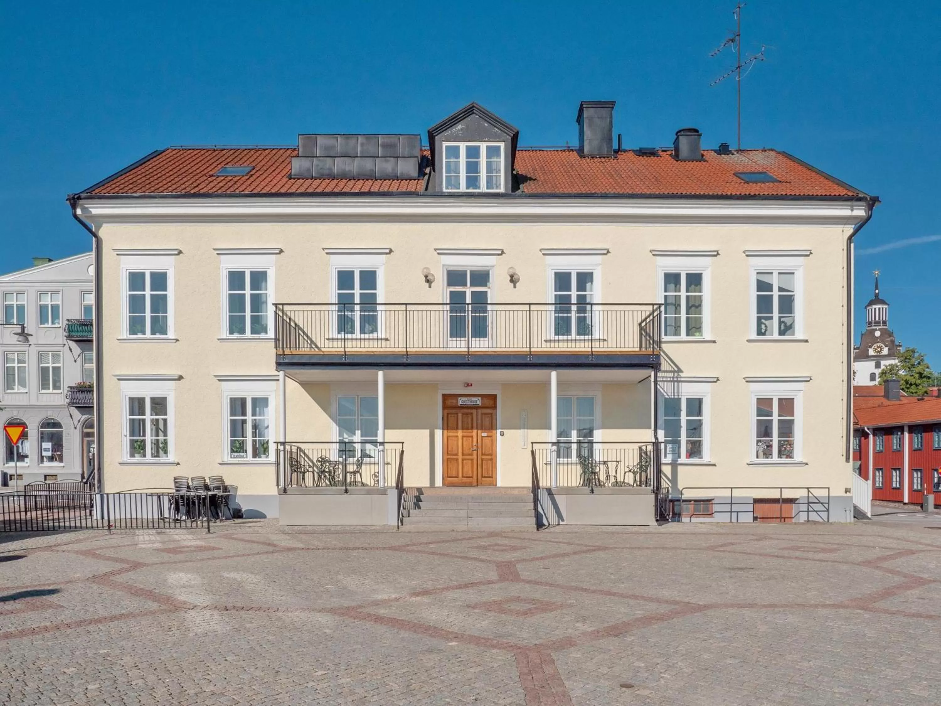 Facade/entrance, Property Building in Västervik Guesthouse