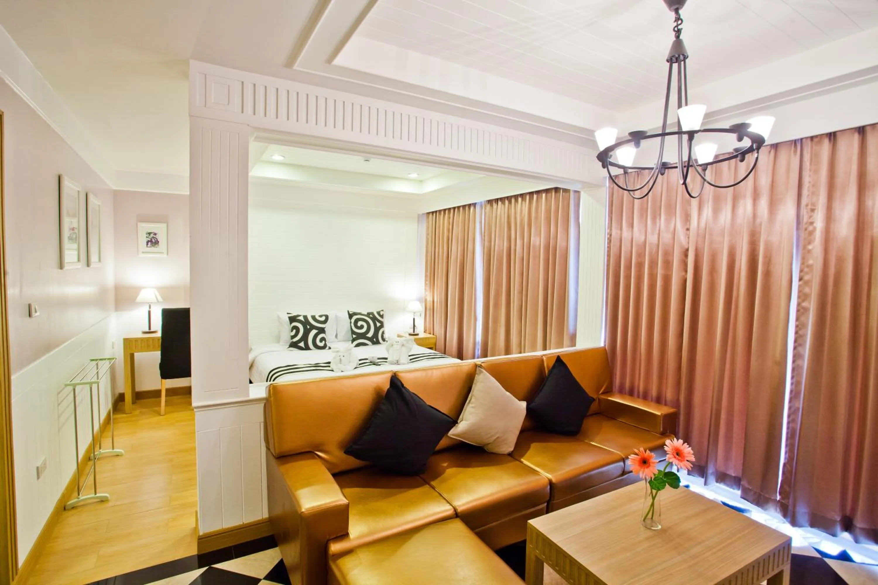 Photo of the whole room in Paradise Hotel Udonthani