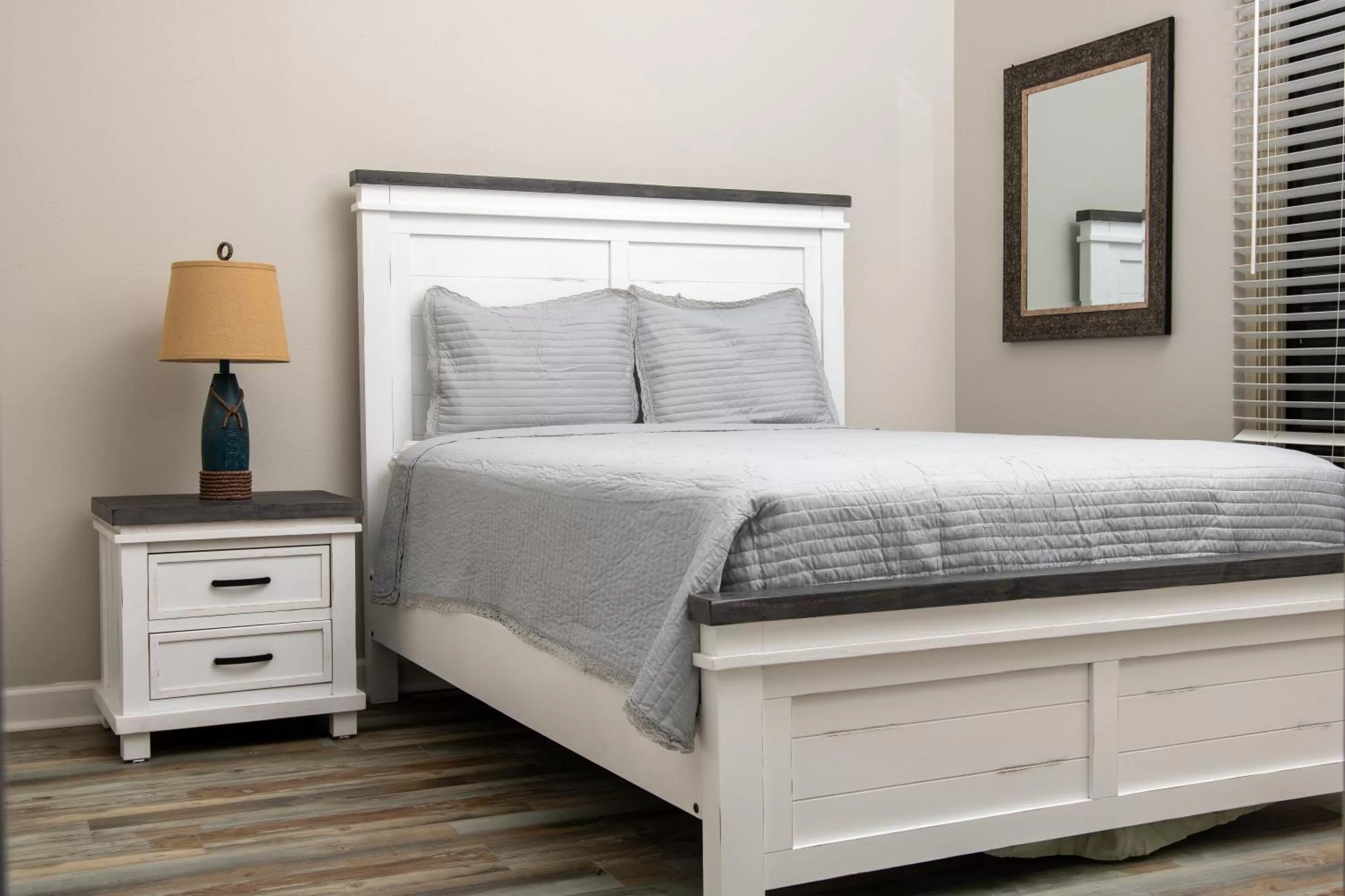 Photo of the whole room, Bed in Shores of Panama Resort