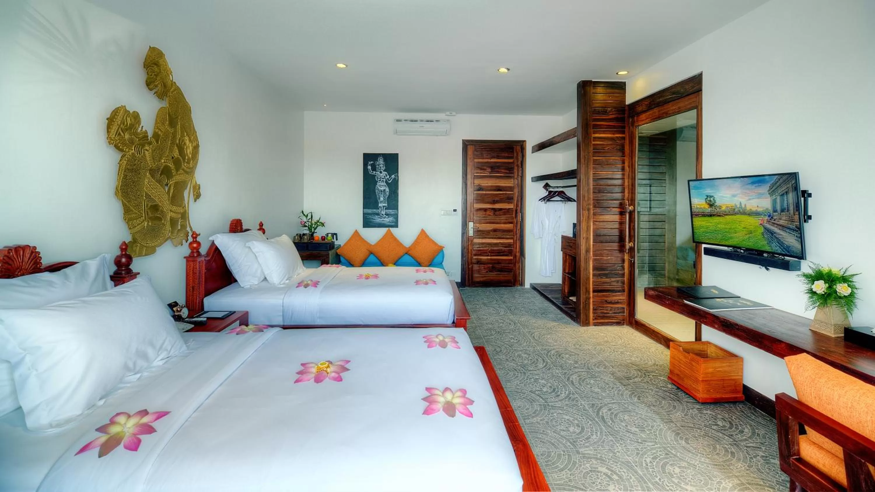 Bed in Golden Temple Retreat