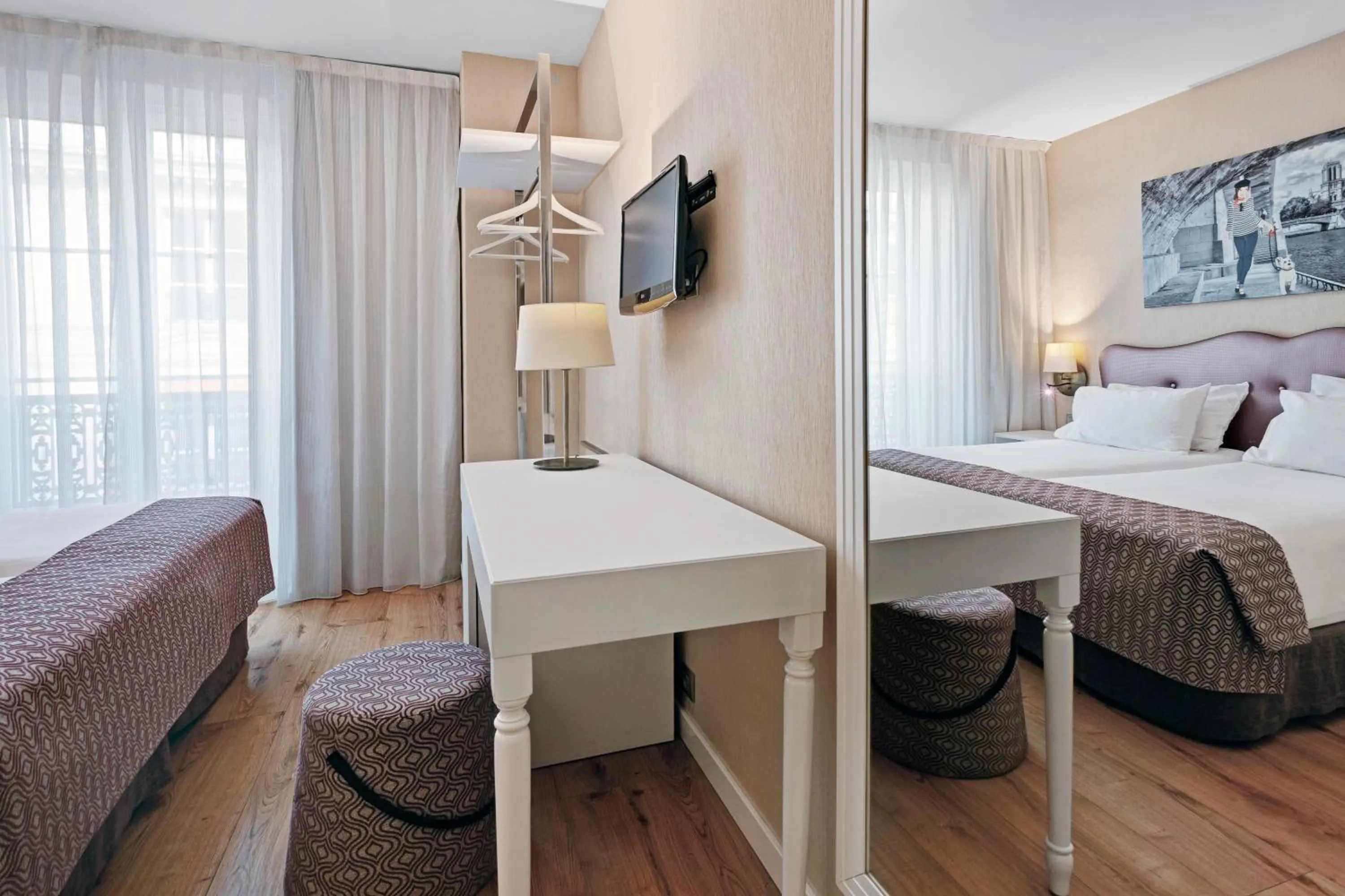 Photo of the whole room, Bed in Exe Paris Centre