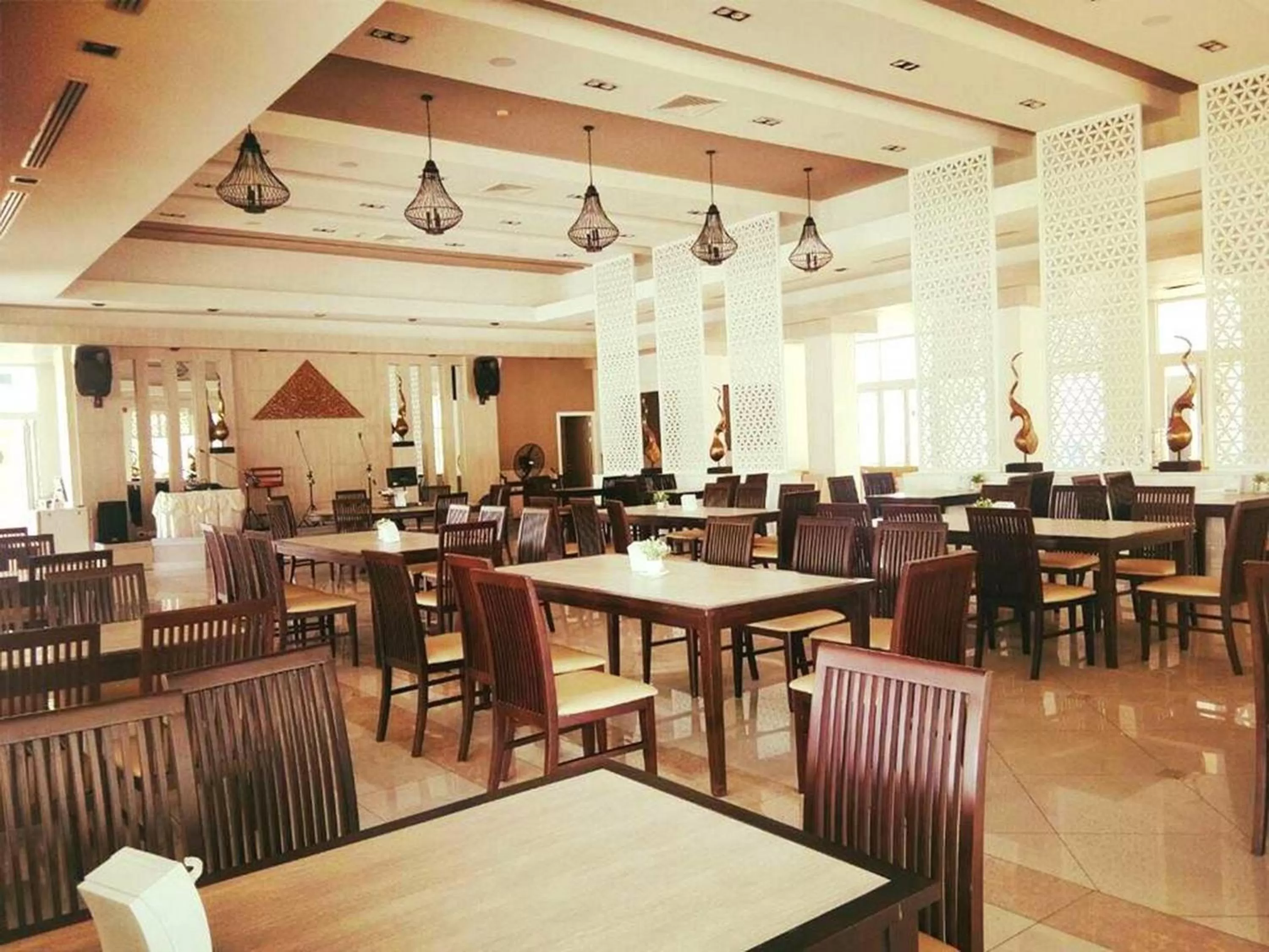 Breakfast in Green Lake Resort - SHA Extra Plus Certified