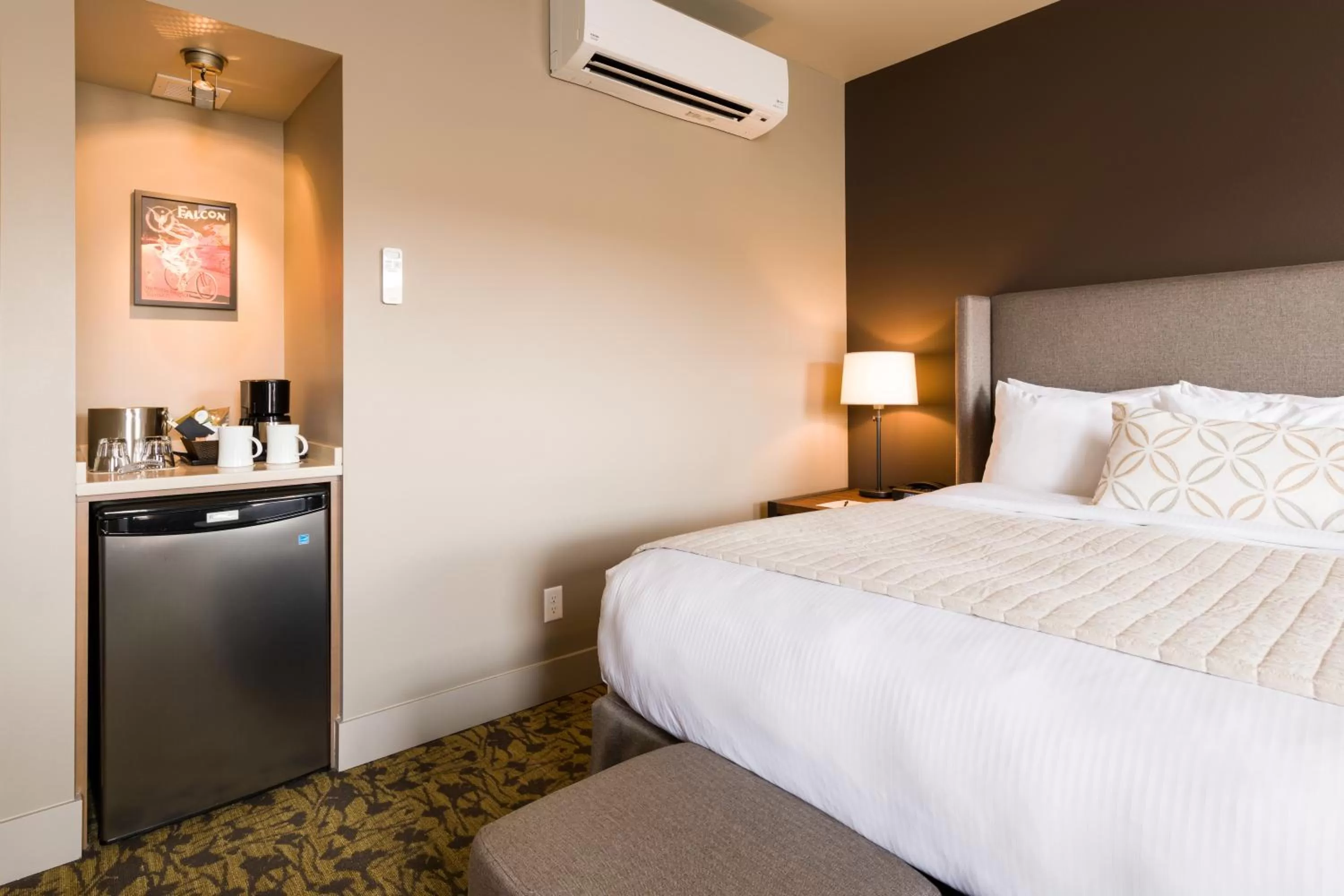 Coffee/tea facilities, Bed in Inn at Lynden