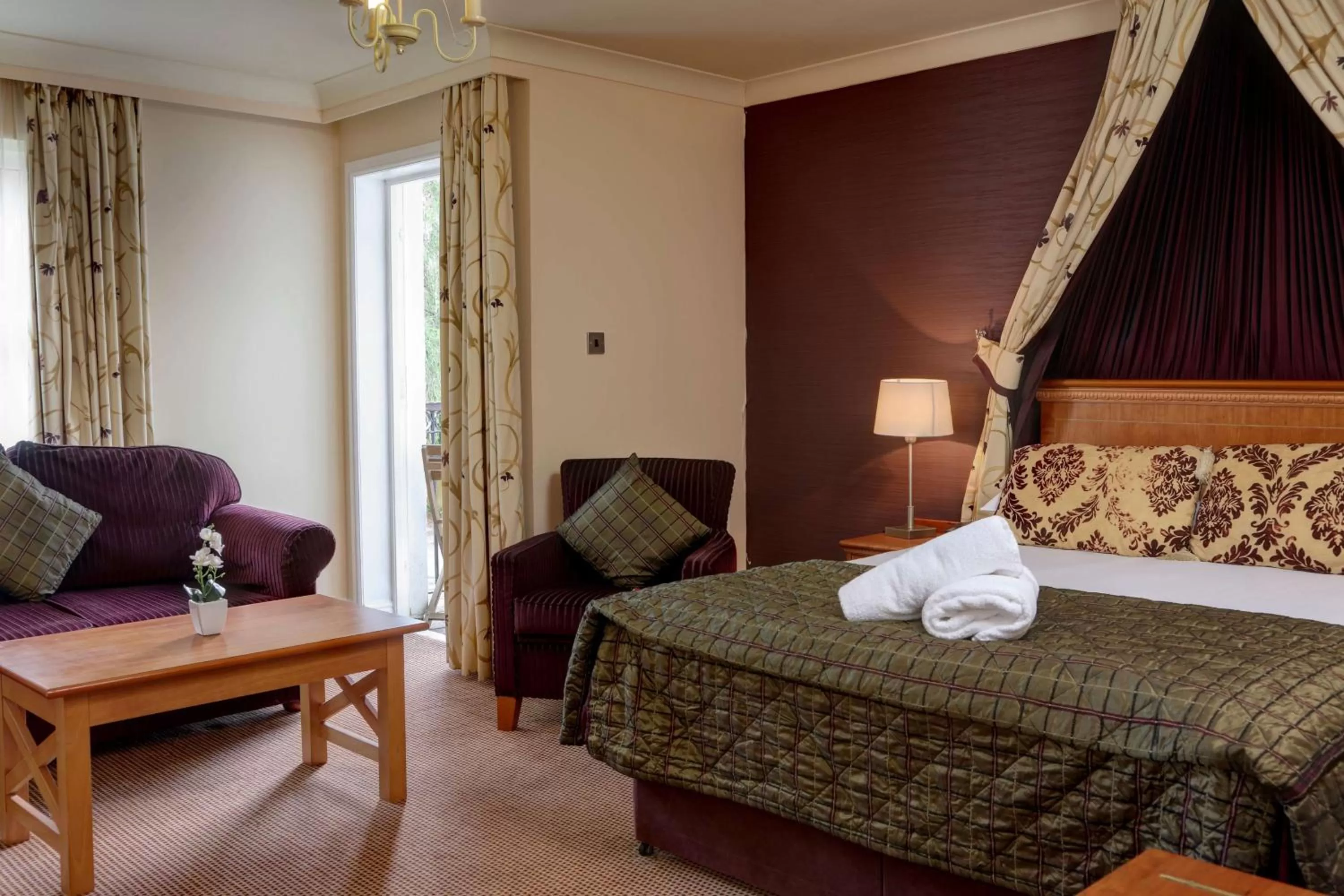 Photo of the whole room in The Winnock Hotel