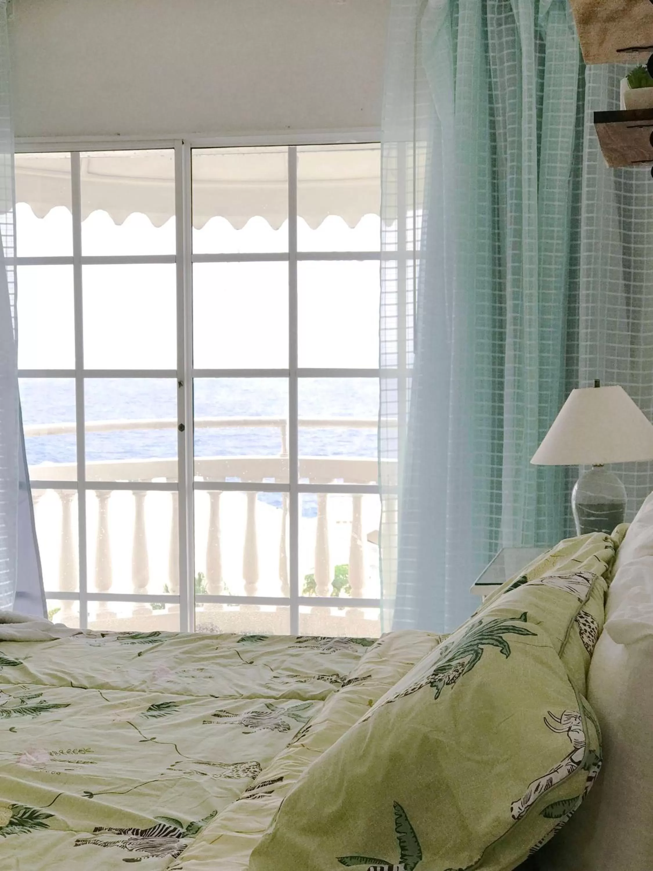 View (from property/room), Bed in Piergiorgio Palace Hotel