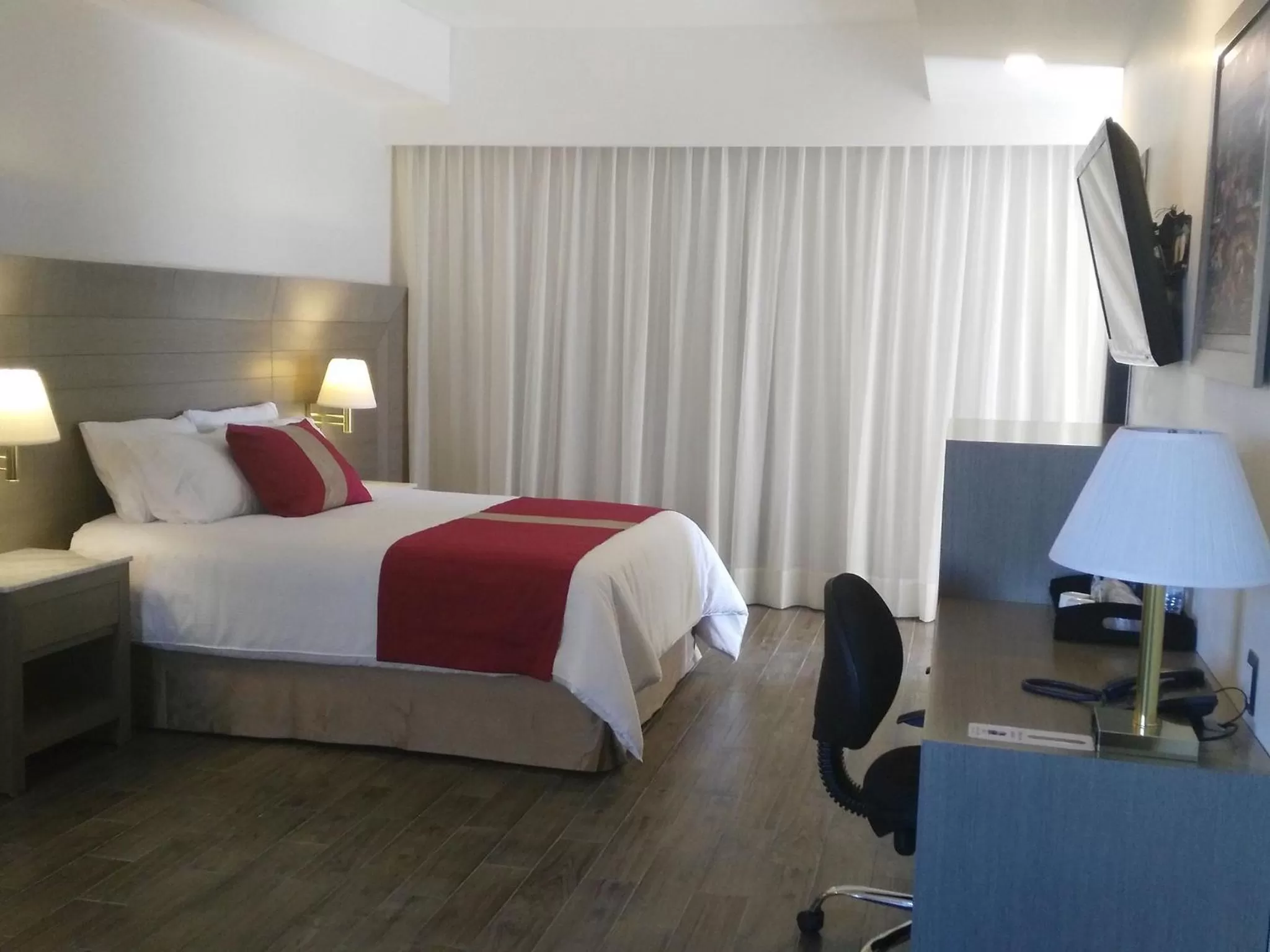 Photo of the whole room, Bed in Hotel Mansur Business & Leisure