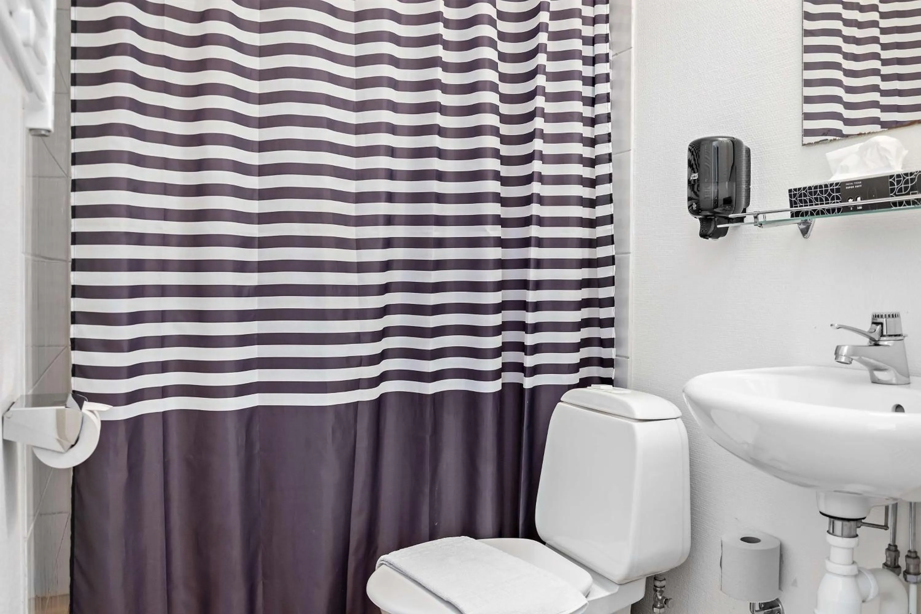 Bathroom in Sure Hotel by Best Western Vilsta Sporthotell