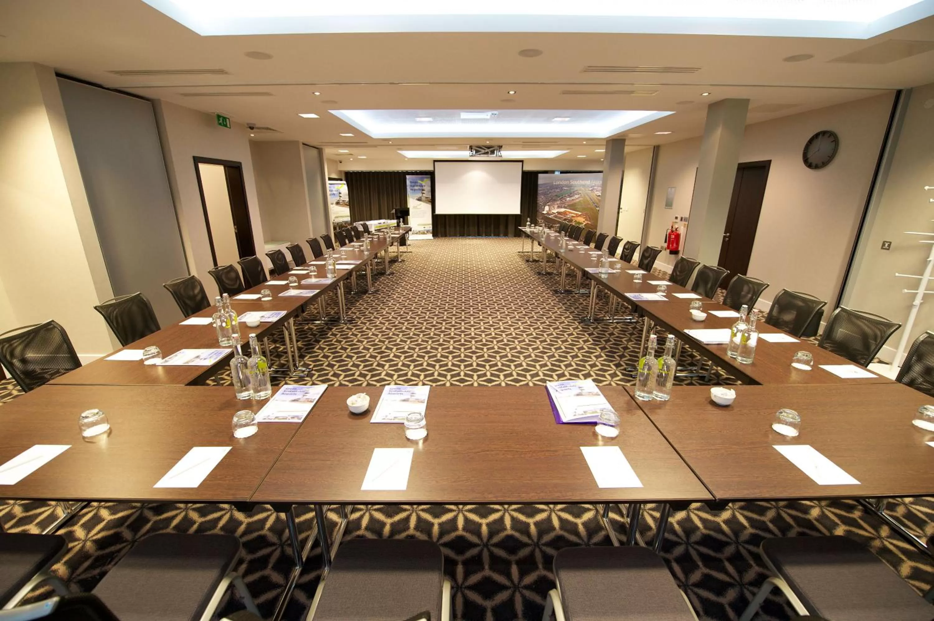 Meeting/conference room in Holiday Inn Southend by IHG
