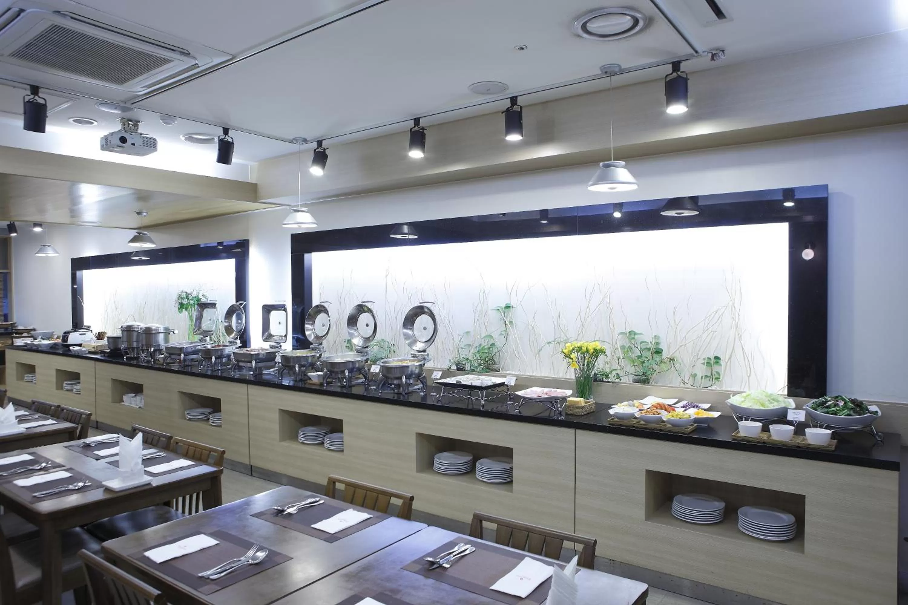 Restaurant/places to eat in Ramada by Wyndham Dongtan