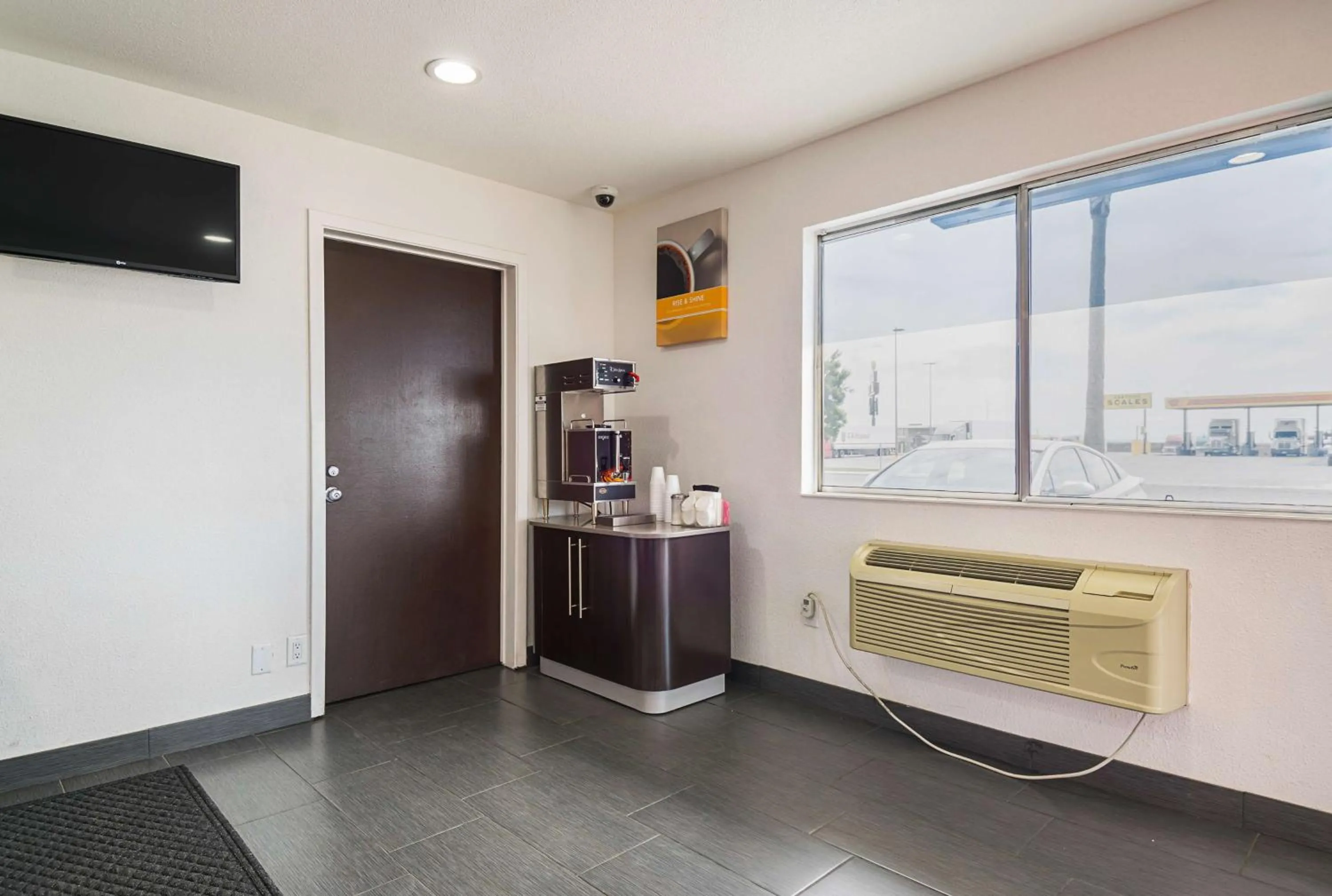 Lobby or reception in Motel 6 Lost Hills / Buttonwillow Racetrack