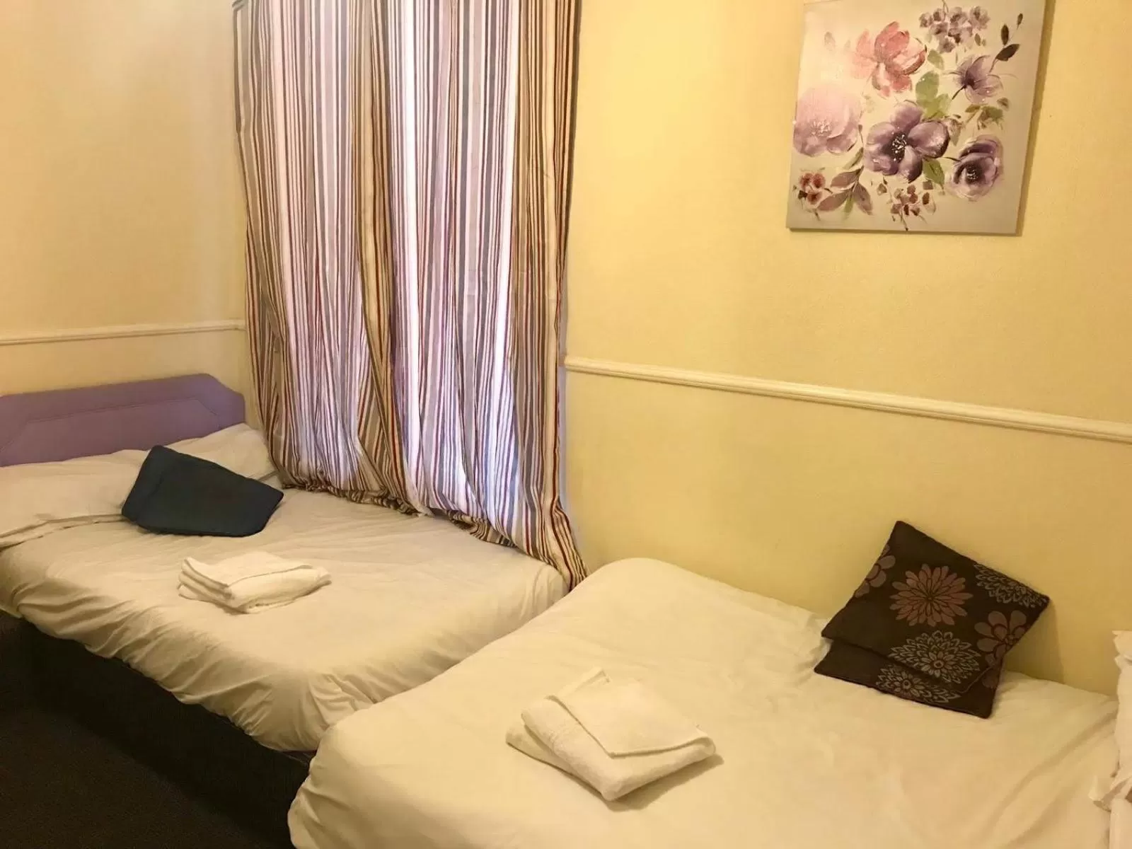 Bed in Hayward Hotel