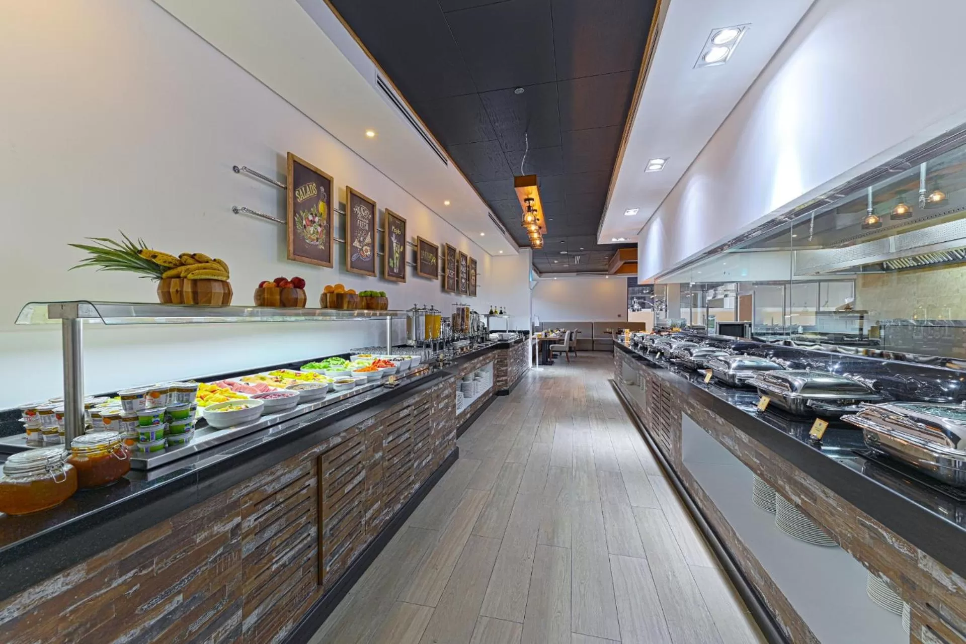 Restaurant/places to eat in TIME Asma Hotel