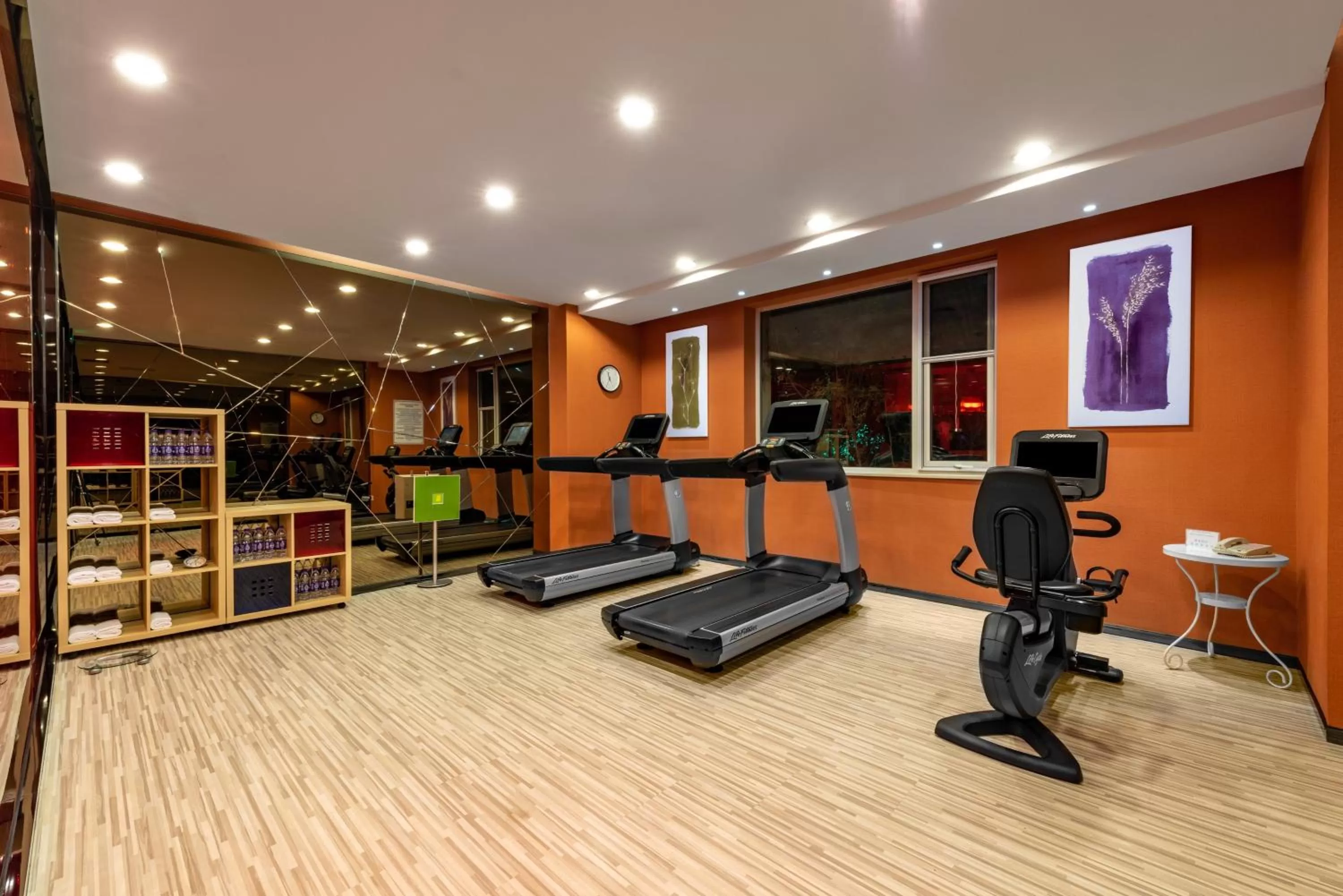 Fitness centre/facilities in Holiday Inn Express Shangdi Beijing by IHG l Next to Yuanmingyuan Park & Subway & Qinghe Railway Station & Beijing Sport University l Taxi 15 Minutes to Summer Palace & Peking University & Tsinghua University l 20 Minutes to Badaling Great Wall by Railway
