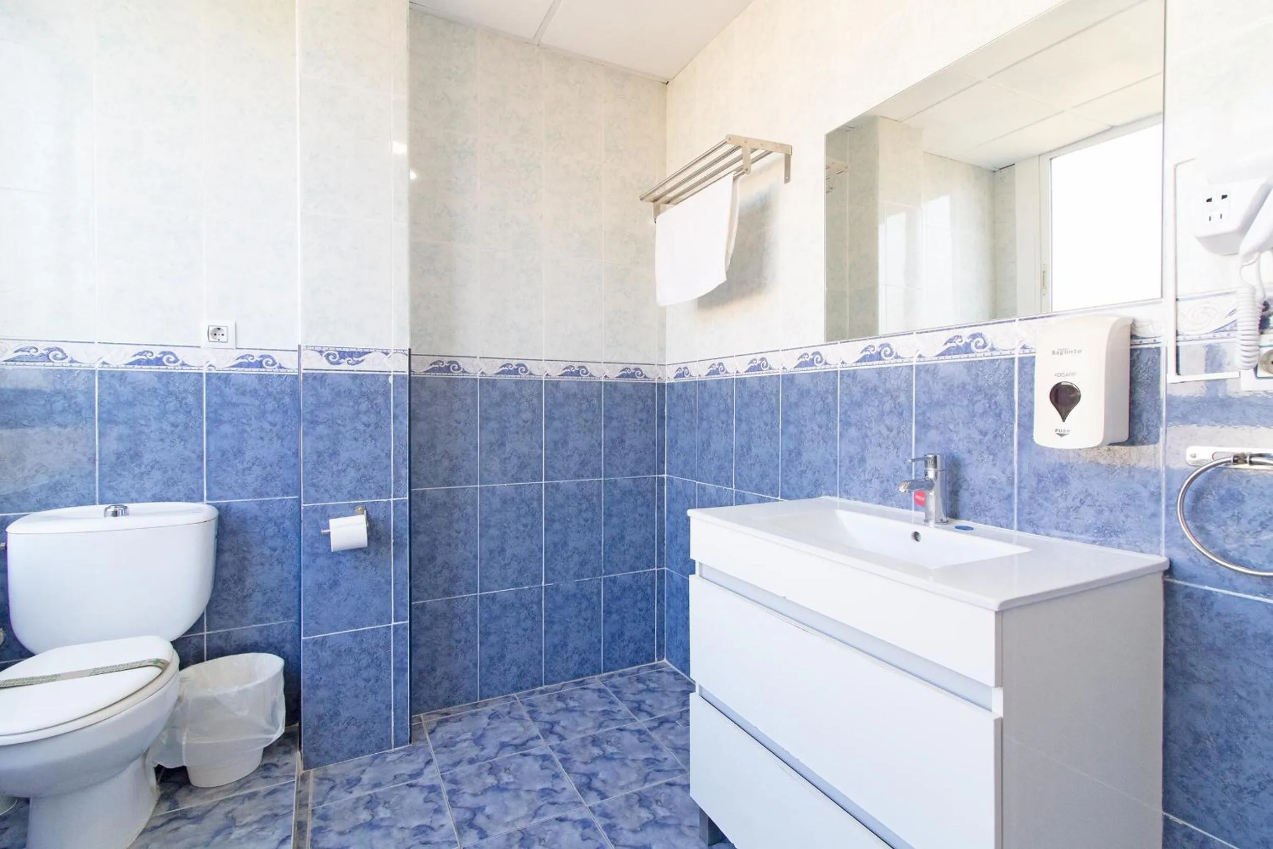 Shower in Hotel Sagunto