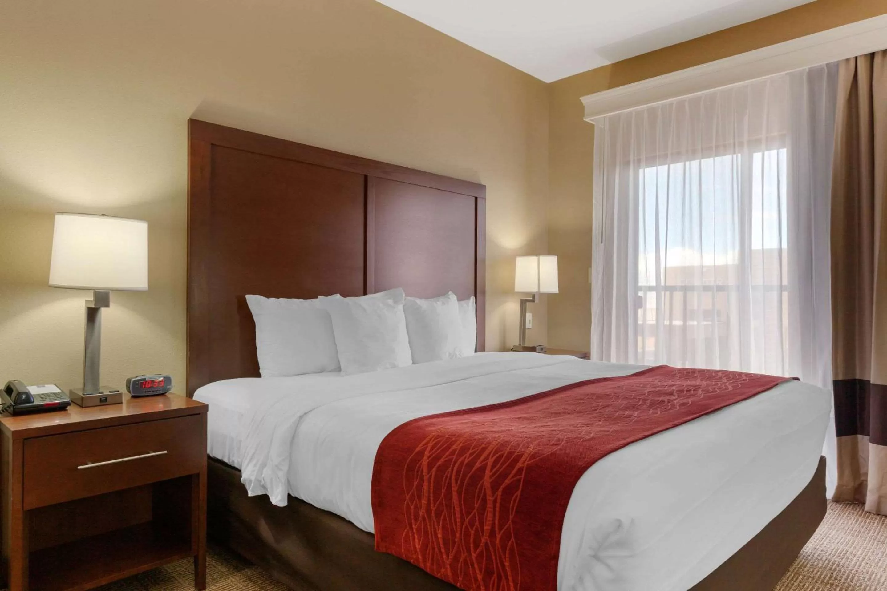 Photo of the whole room, Bed in Comfort Inn & Suites Page at Lake Powell