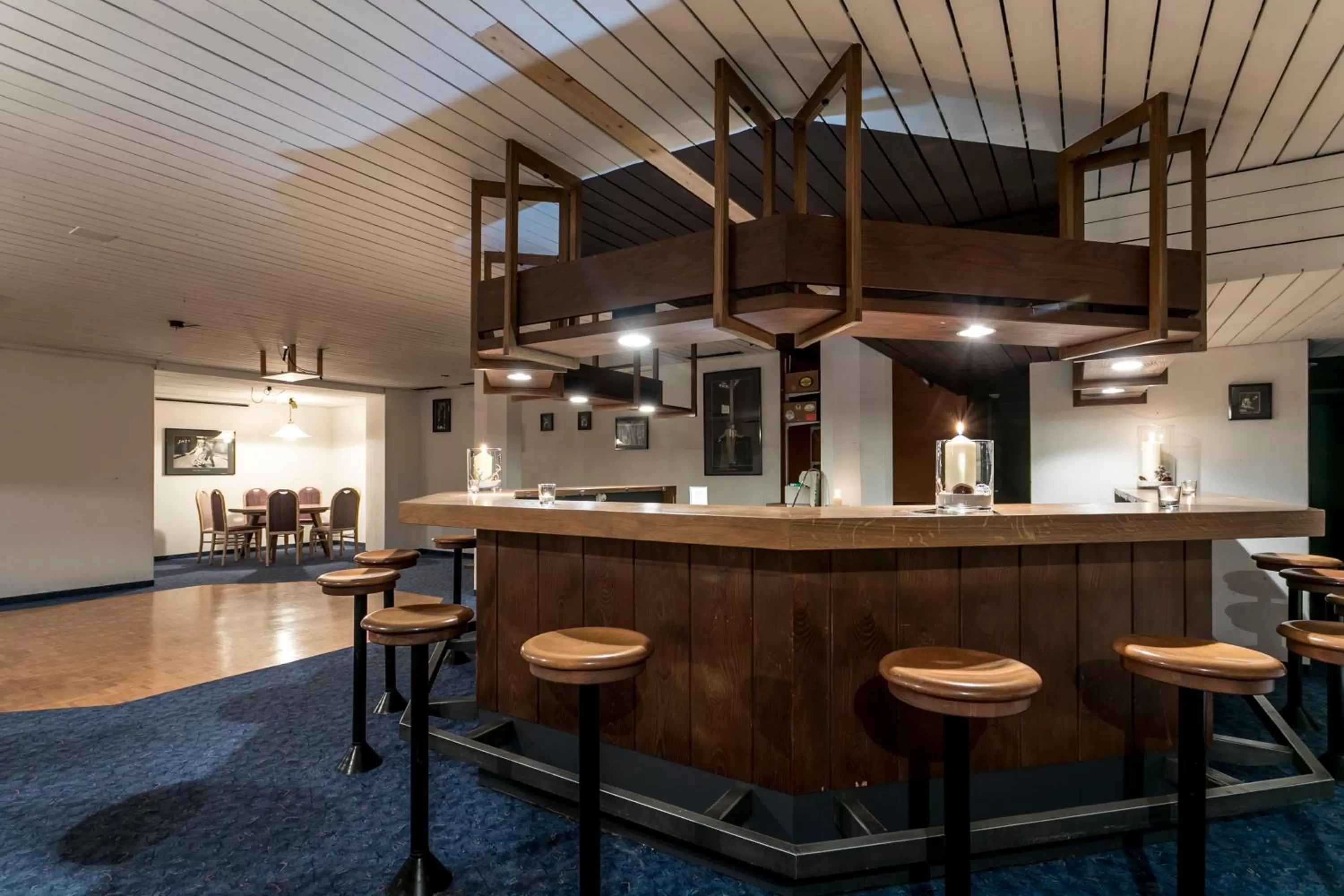 Lounge or bar in T3 Alpenhotel Flims