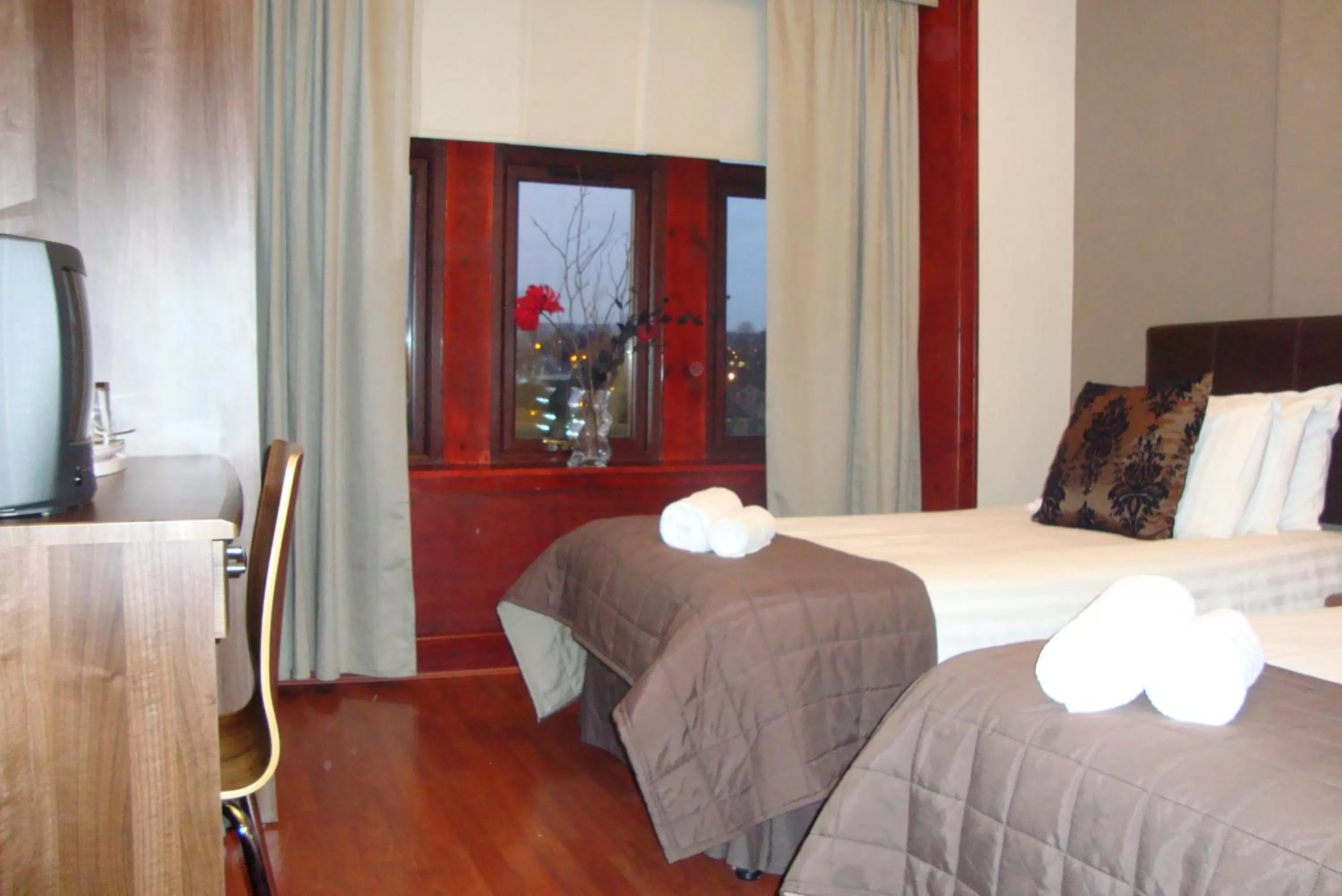 Bedroom in The Fullarton Park Hotel