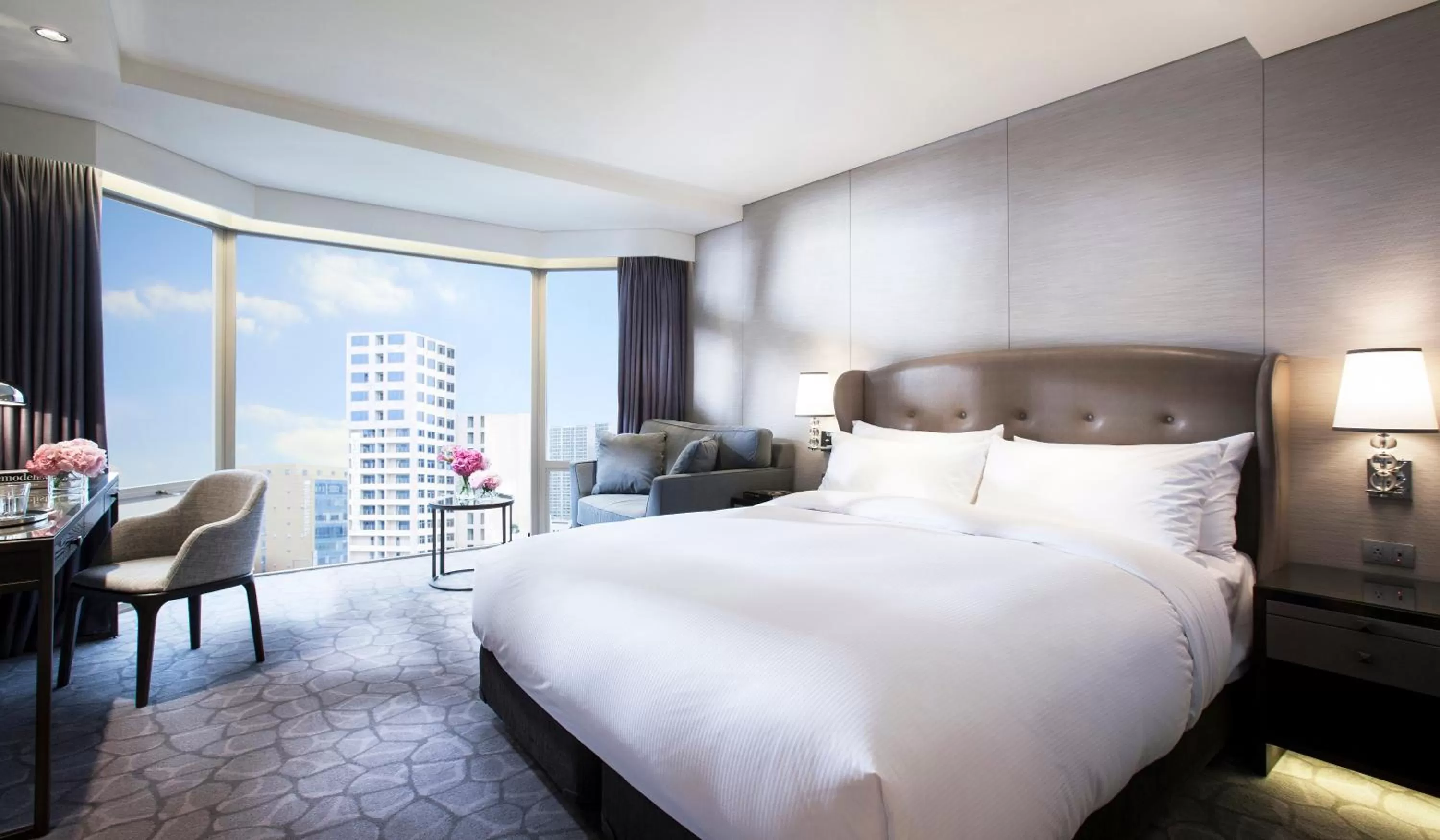 Photo of the whole room, Bed in Paradise Hotel Busan