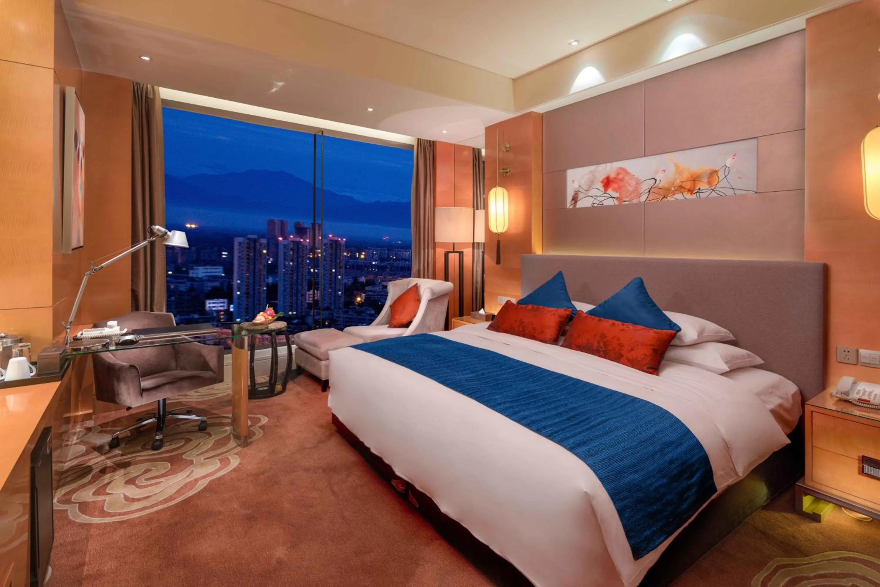 Photo of the whole room, Bed in Felton Grand Hotel Chengdu