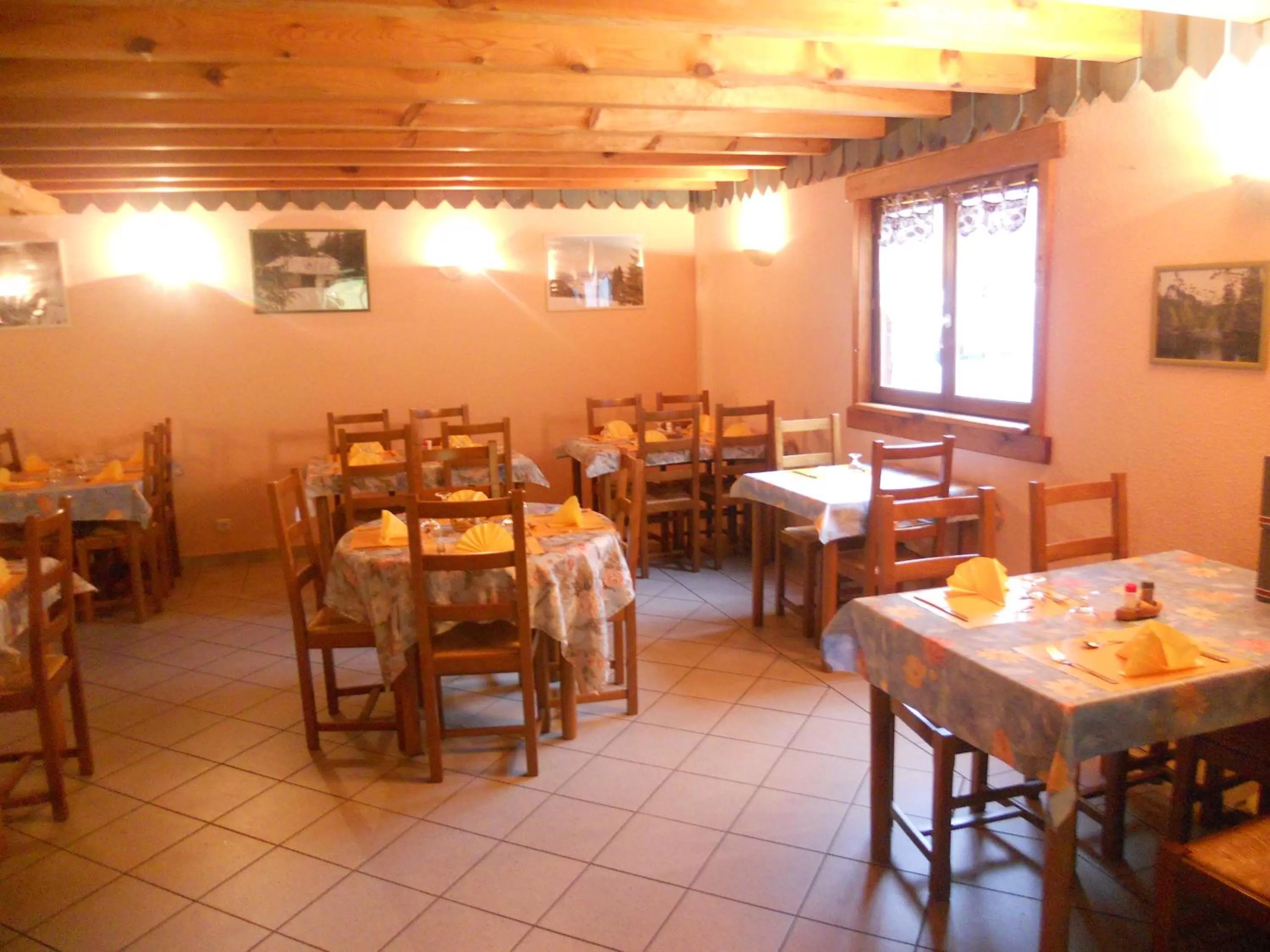 Restaurant/places to eat in Auberge du Saut des Cuves