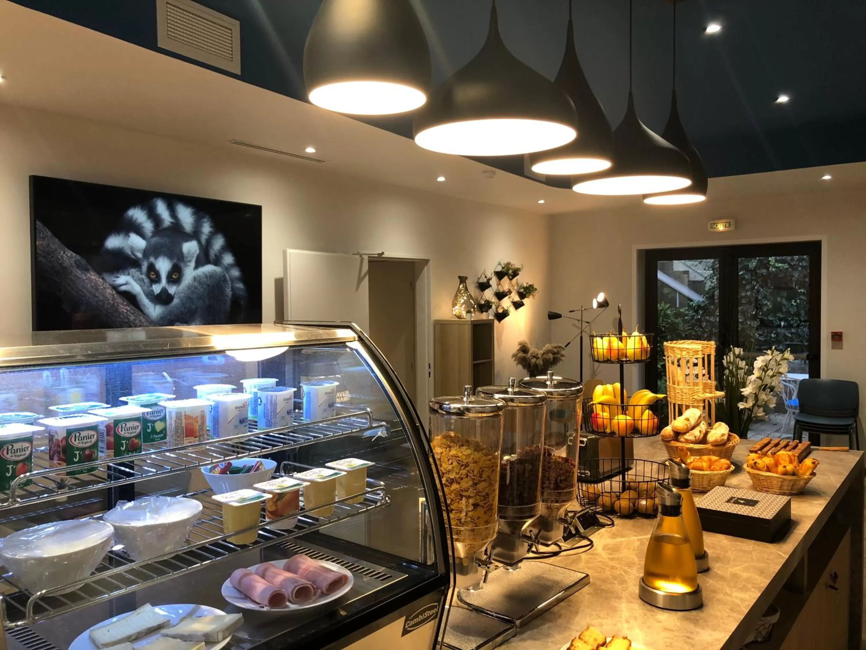 Buffet breakfast in Hotel Cantosorgue