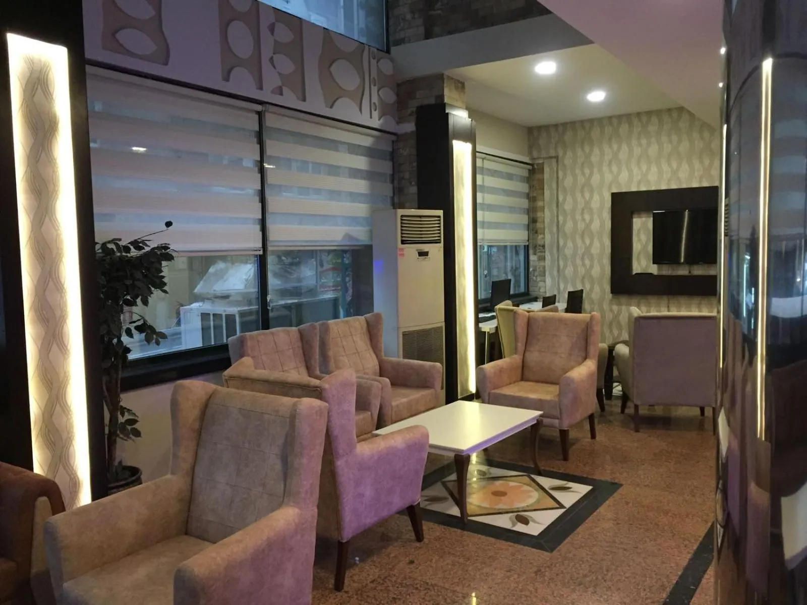 Lobby or reception in Buyuk Velic Hotel