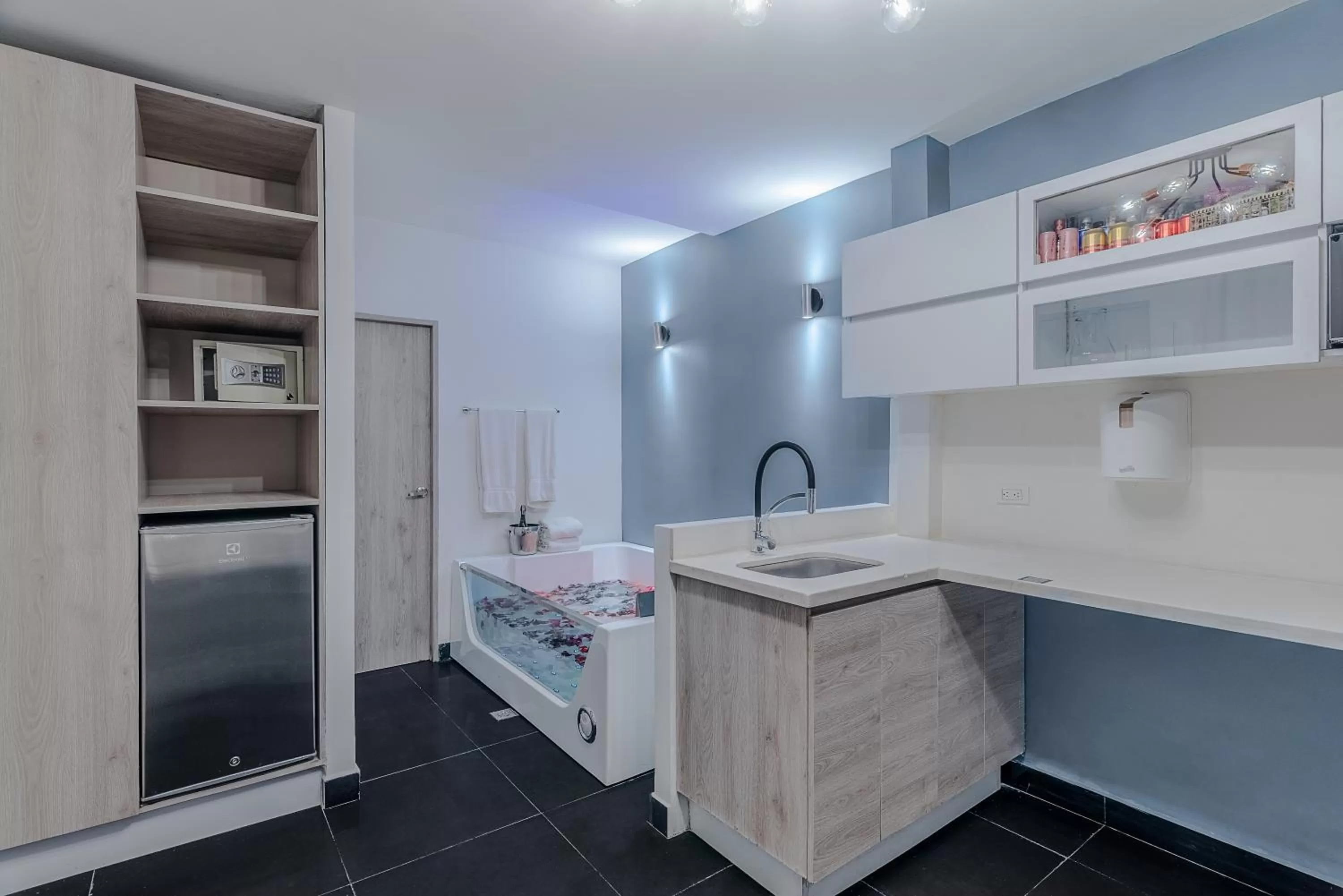 Hot Tub in Viktory Boutique Hotel