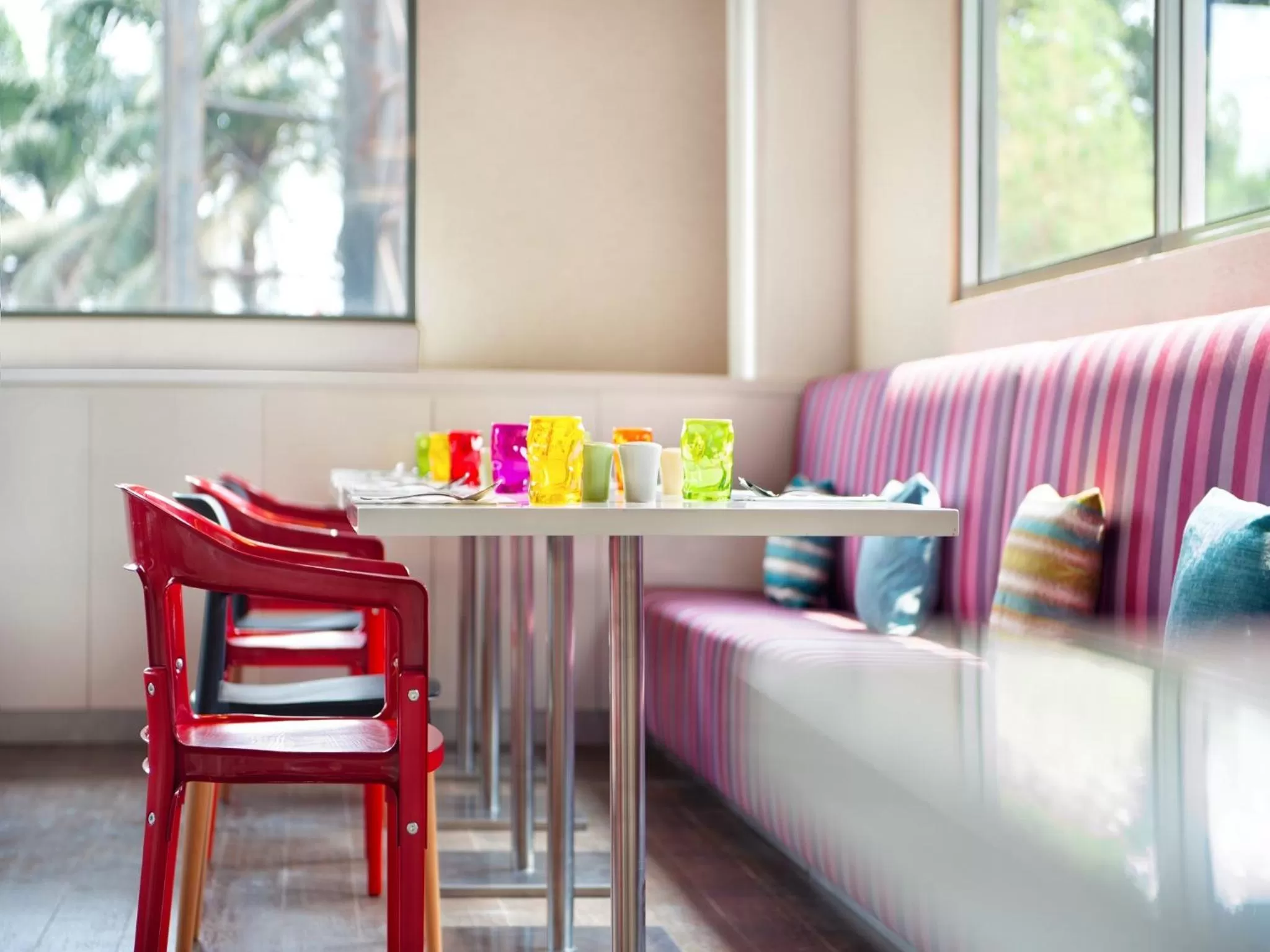 Restaurant/places to eat in Ibis Styles Jakarta Airport