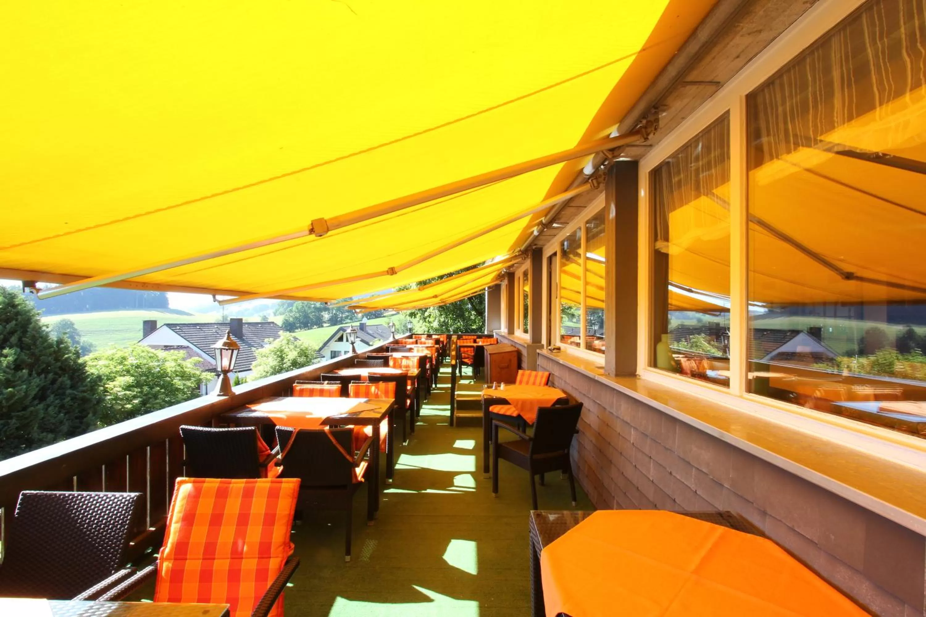 Restaurant/Places to Eat in Hotel Lowen by Mastiff