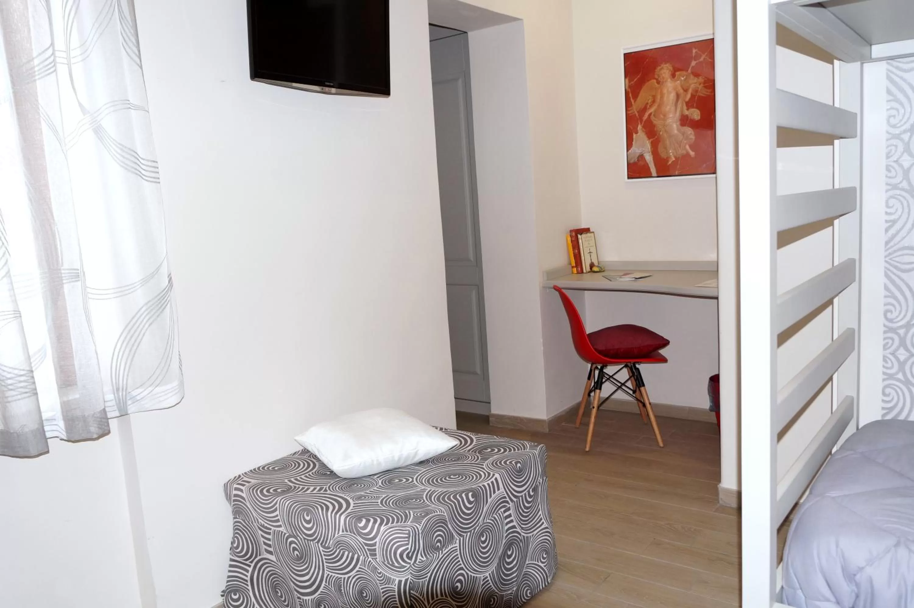 Bedroom, Bed in Nolana '86