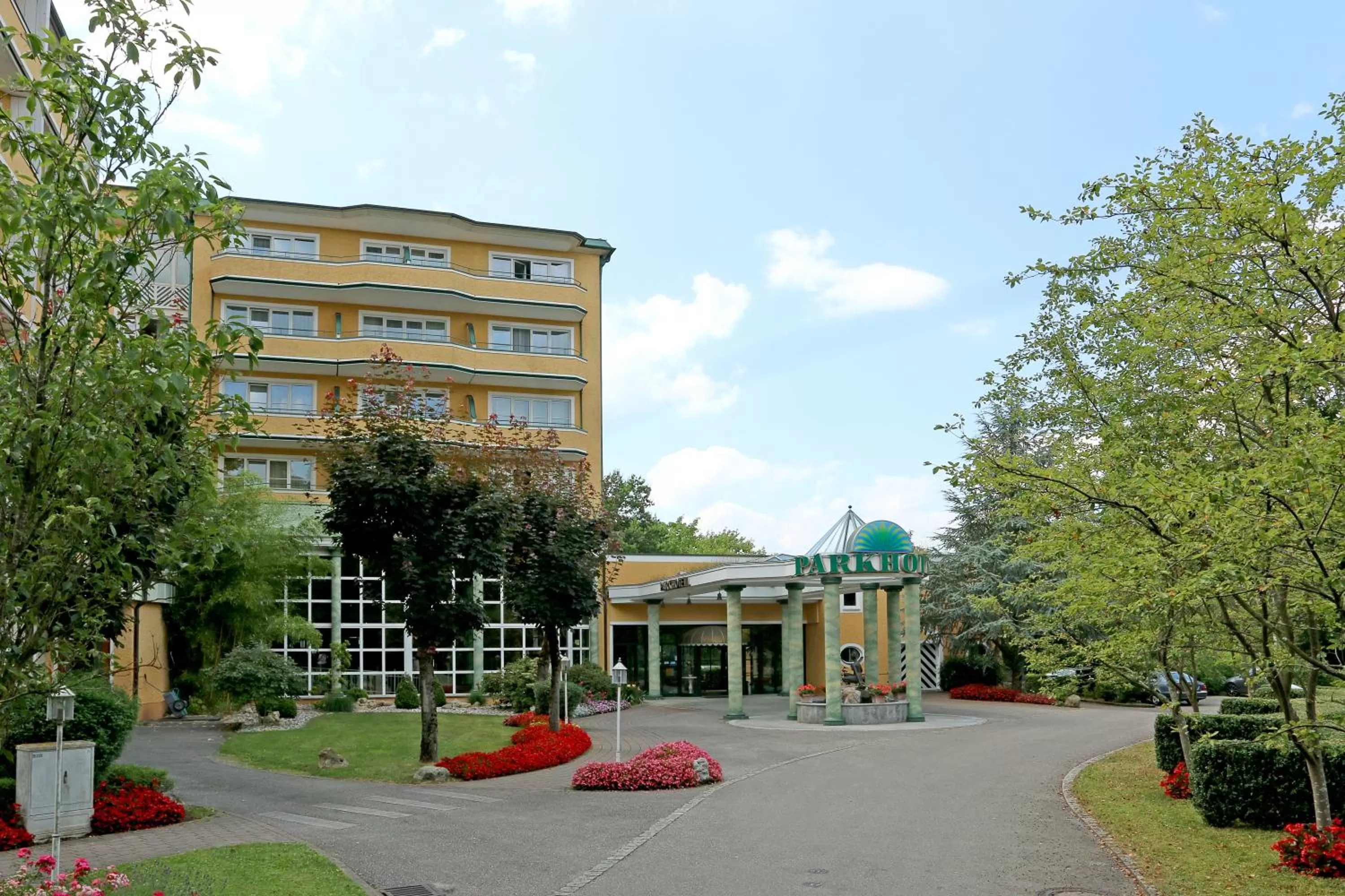 Facade/entrance in Parkhotel