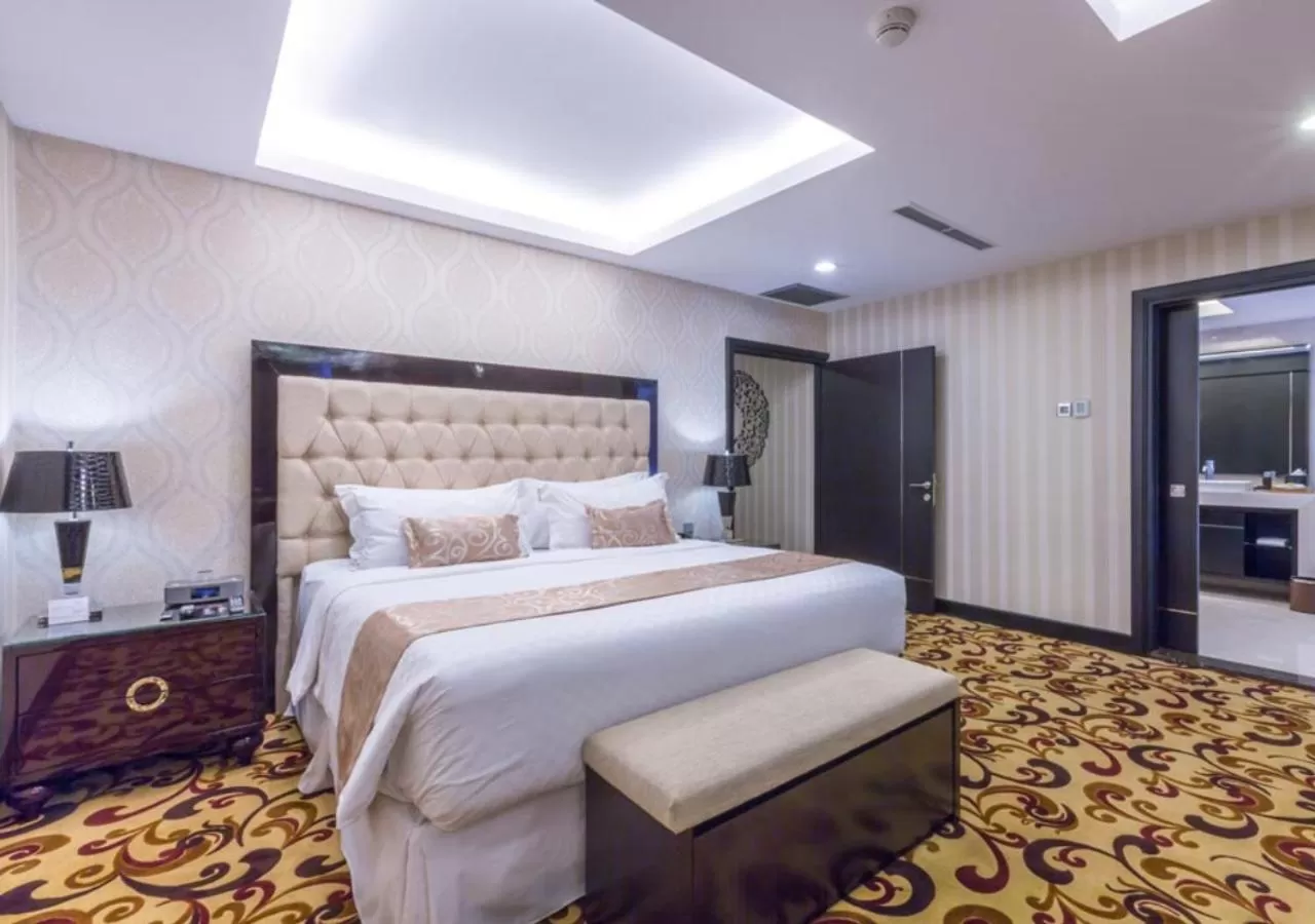 Bedroom, Bed in Wyndham Surabaya