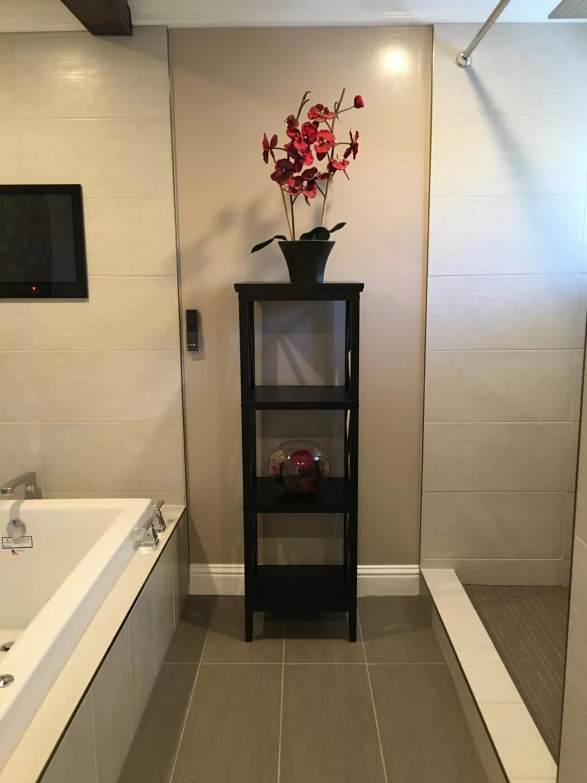 Bathroom in Travelodge by Wyndham Santa Maria