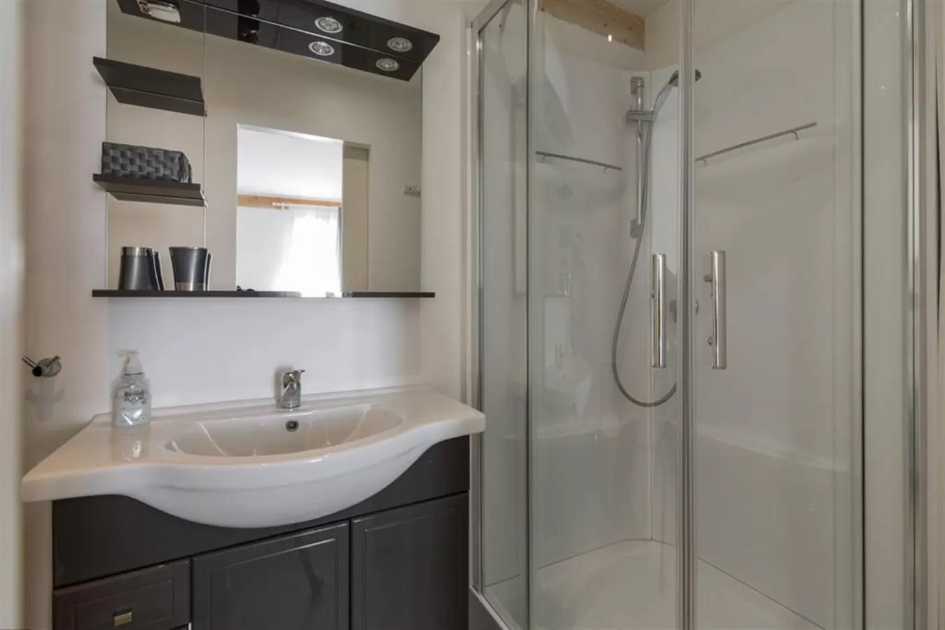 Bathroom in Lou Cardalines