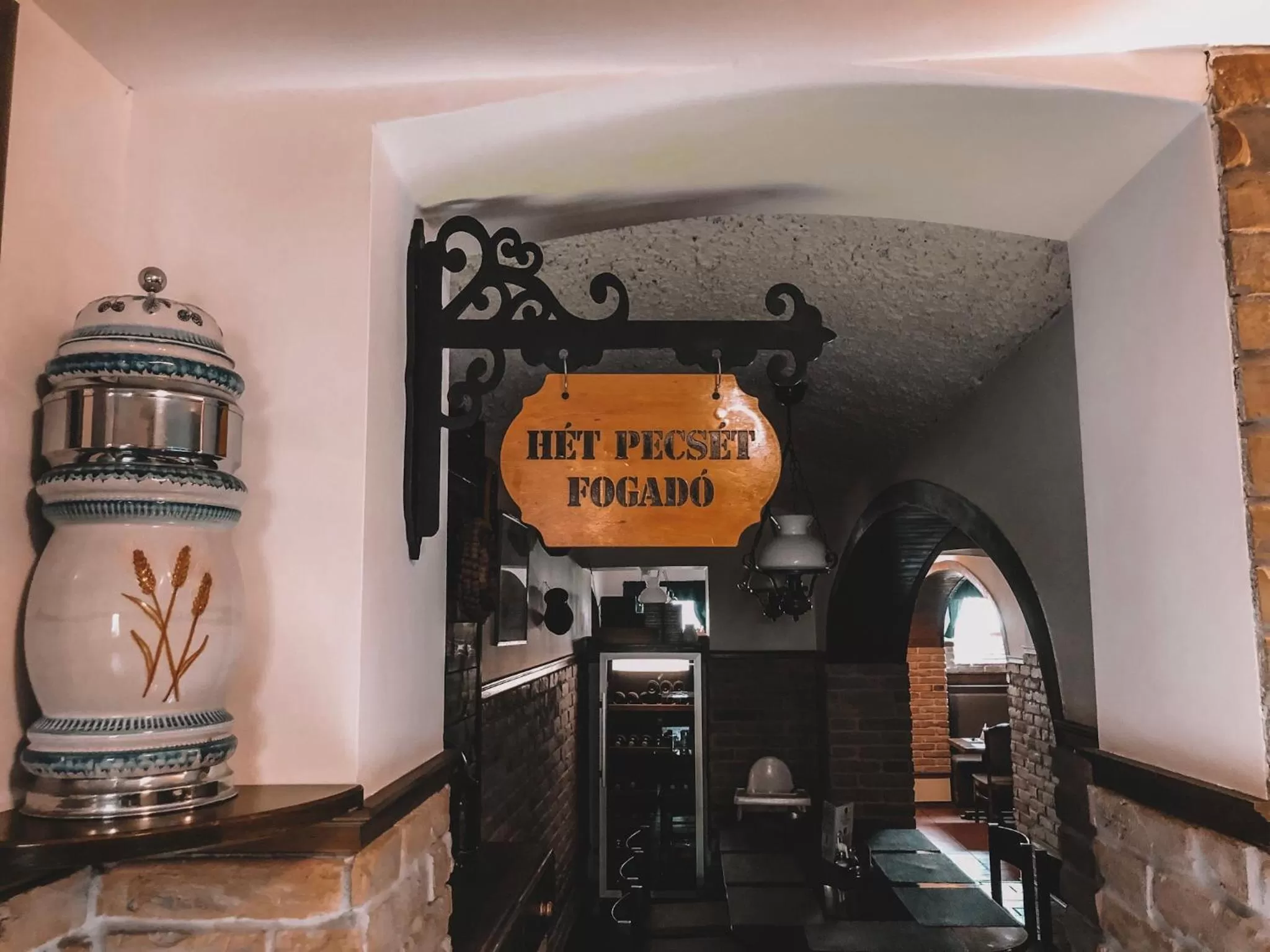 Restaurant/places to eat in Hét Pecsét Fogadó Étterem