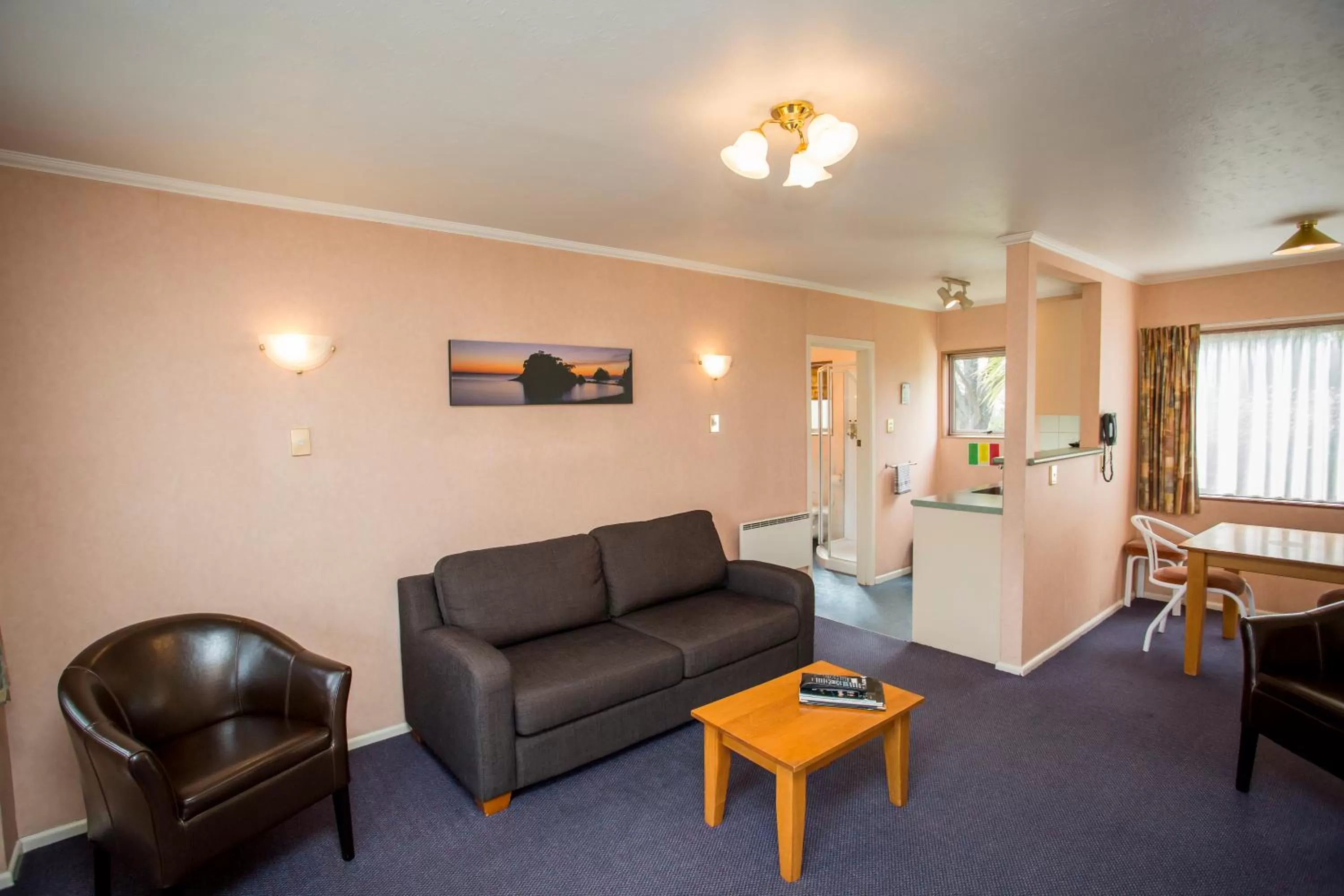 Living room in Parklands Motor Lodge Timaru