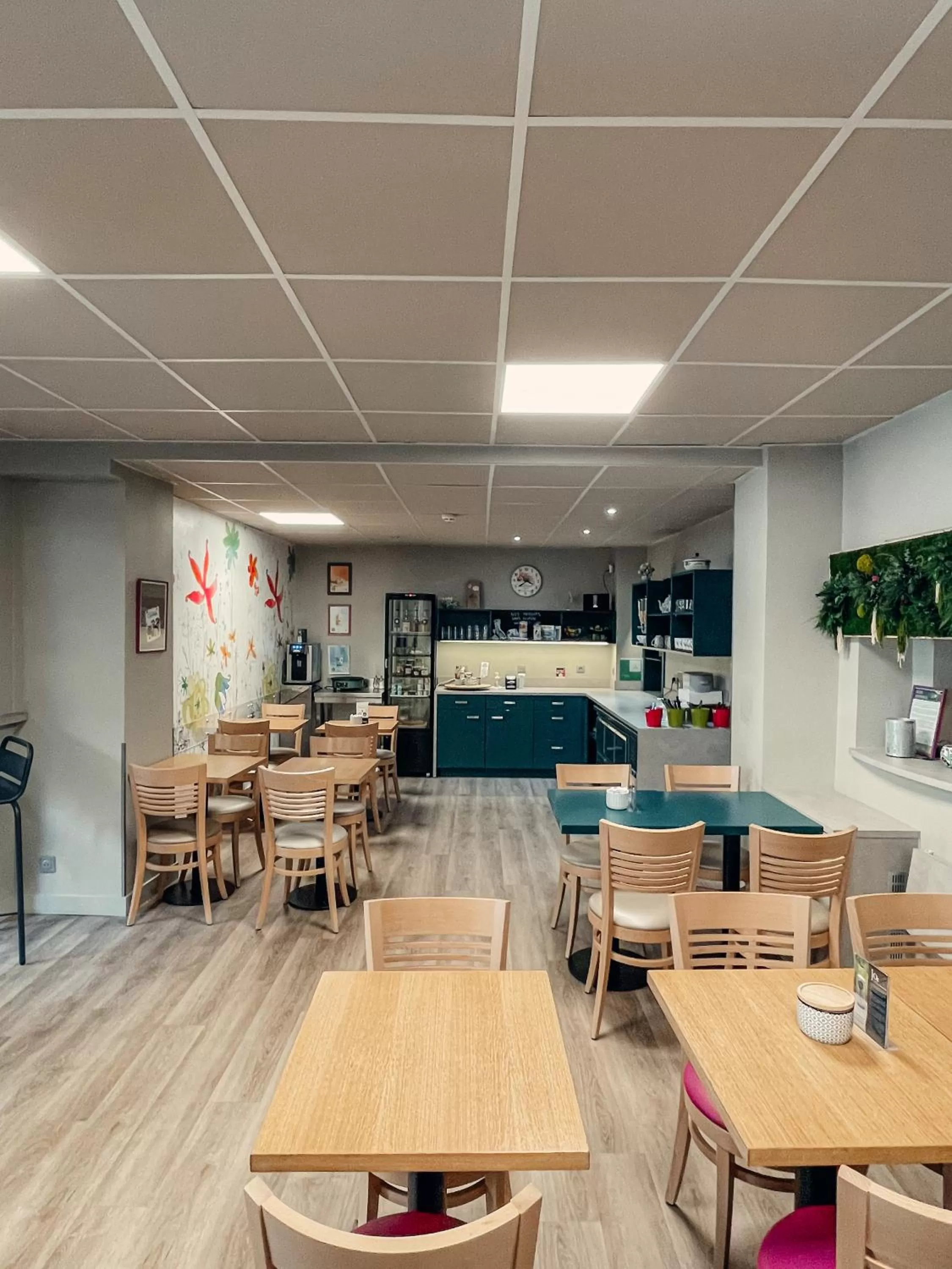 Breakfast in Garden Hotel Rennes Centre Gare