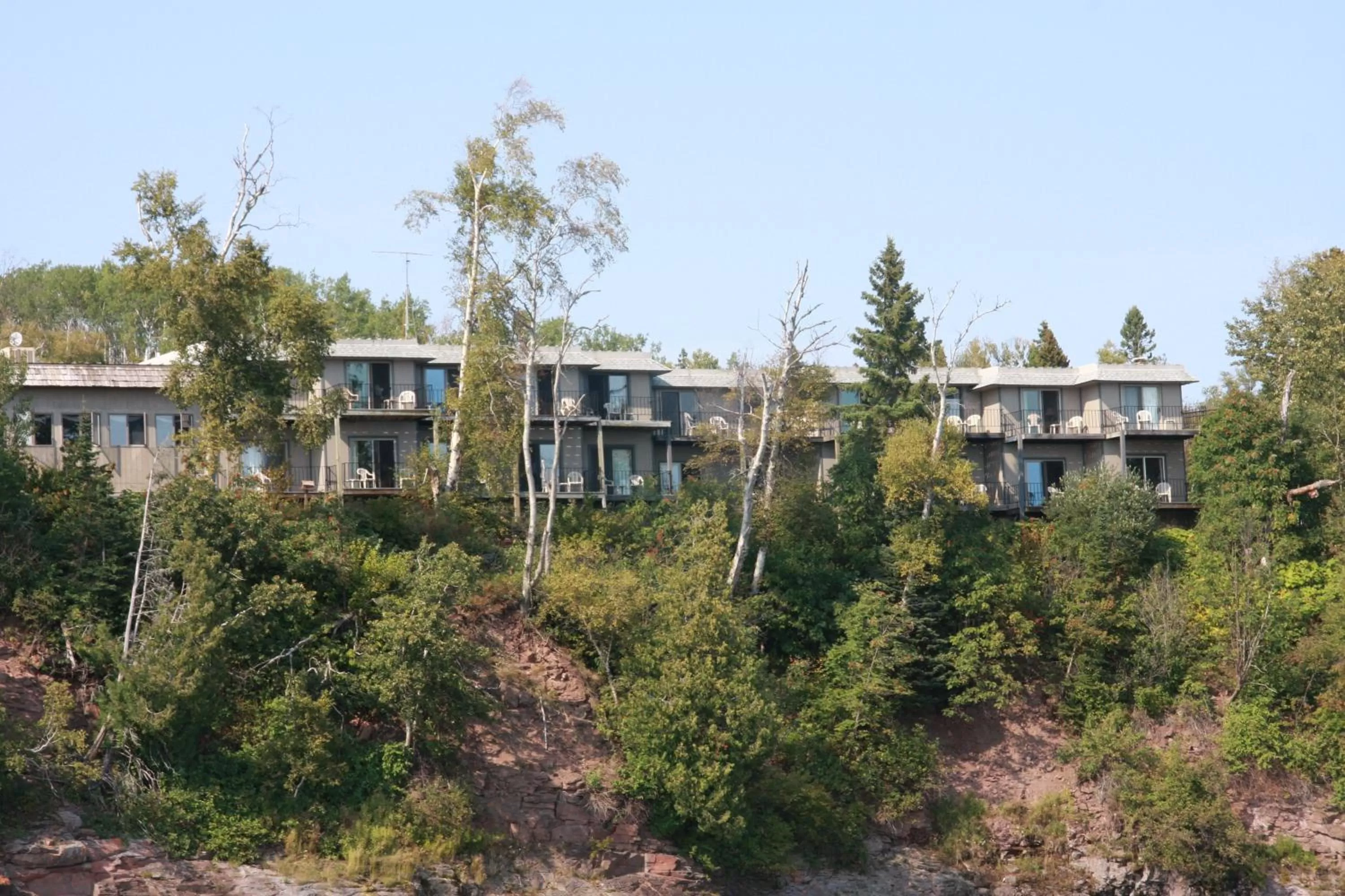 Facade/entrance in Cliff Dweller on Lake Superior