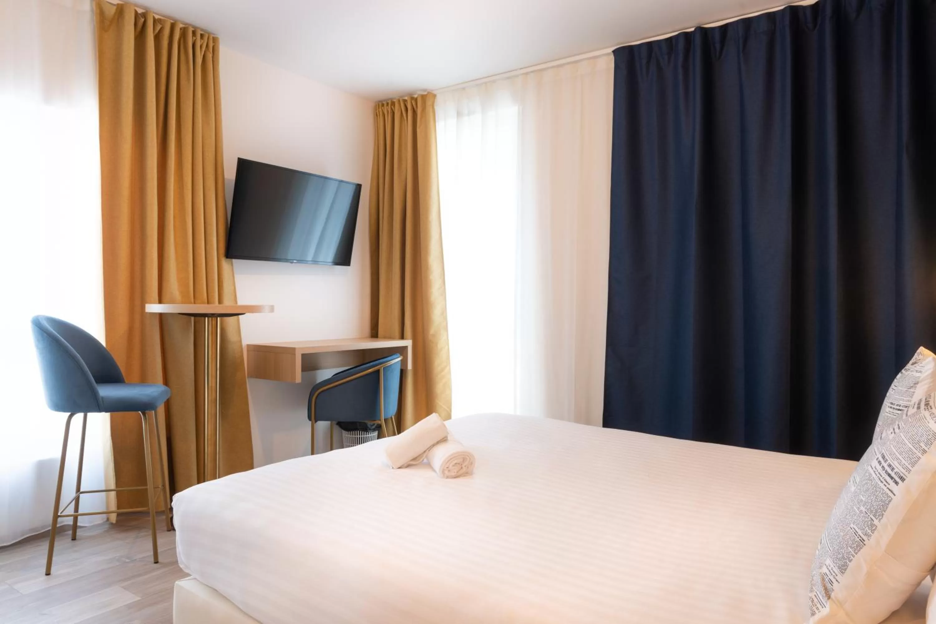 Photo of the whole room, Bed in The Originals Résidence Le Monde Paris Ivry Confluence