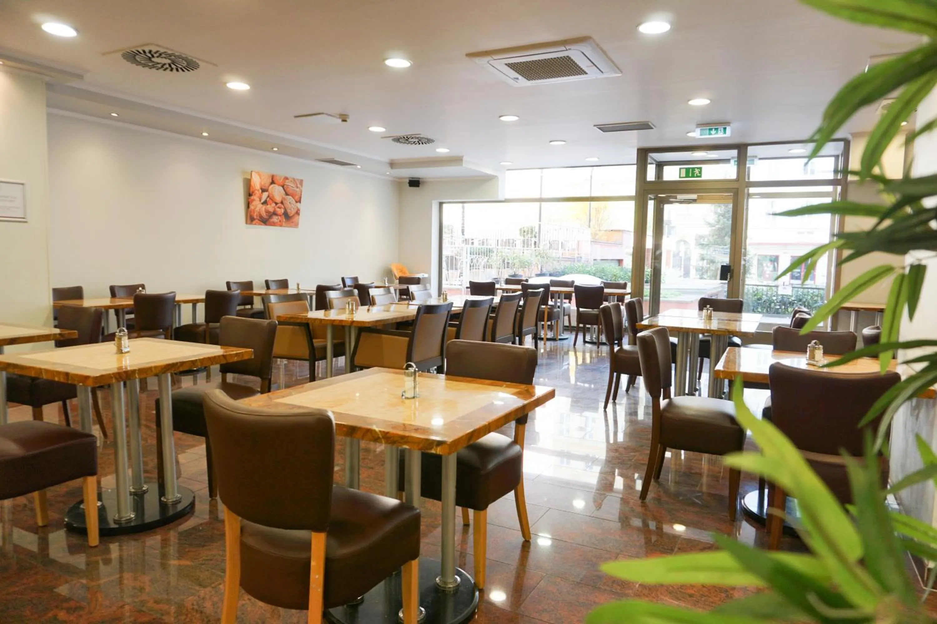 Restaurant/places to eat in Hotel Kaffeemühle