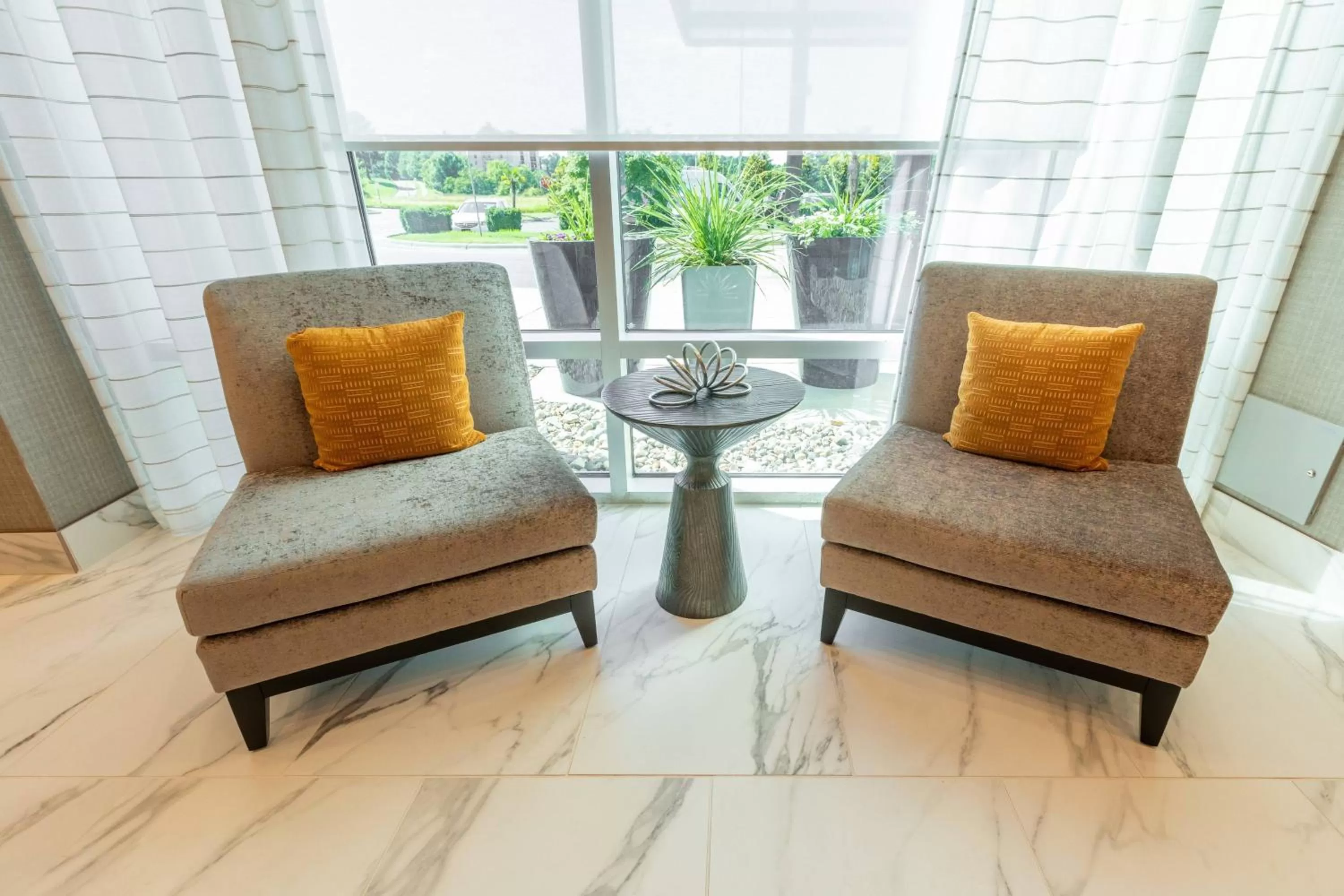 Lobby or reception in Delta Hotels by Marriott Raleigh-Durham at Research Triangle Park